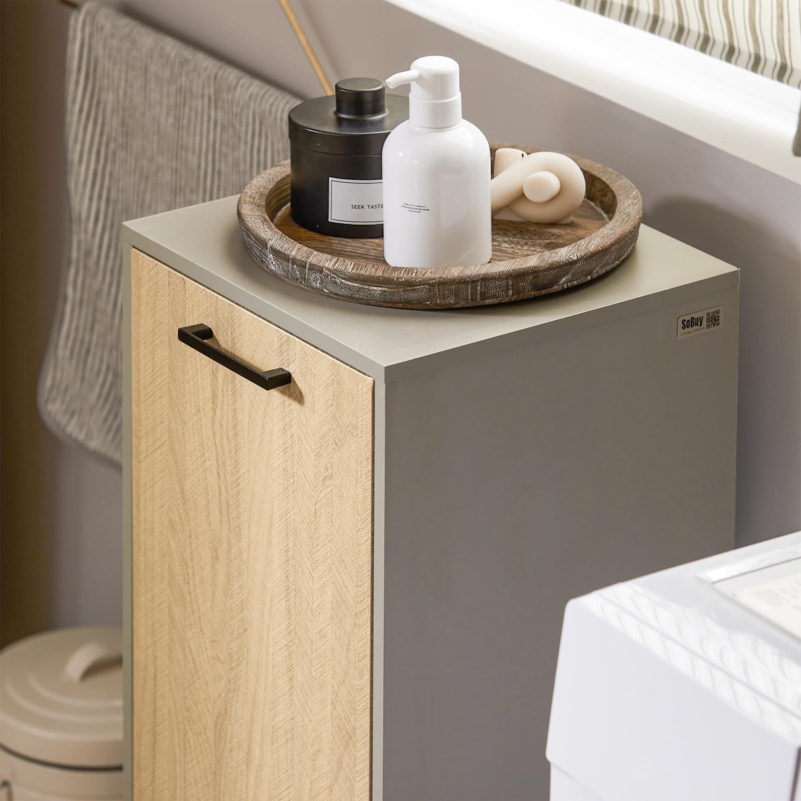 SoBuy Mueble Ropa Sucia baño con Saco abatible – Armario baño Estrecho con Patas de Metal y cesto para Ropa Sucia Gris Natural 31,5x86x30cm BZR132-NG