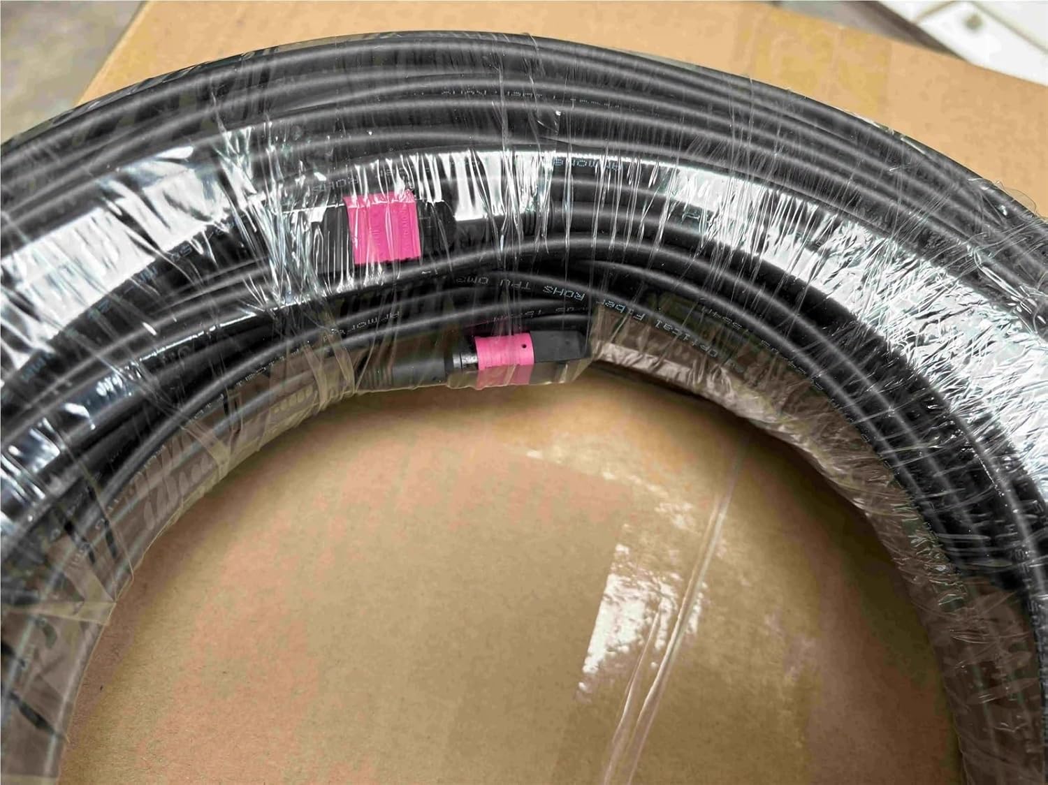 LIUHUANL 12コアアーマードマルチモードパッチコード(3m 3個両方のメス) 12 コア マルチモード アーマード パッチ コード(3m  3pcs LC-LC) 12 コア装甲マルチモード ファイバー光パッチ コード(2m 3pcs both female) 12 コア装甲マルチモード  パッチ コード(3m 3pcs male ... 12 コア マルチモード アーマード パッチ コード(3m 3pcs SC-SC)