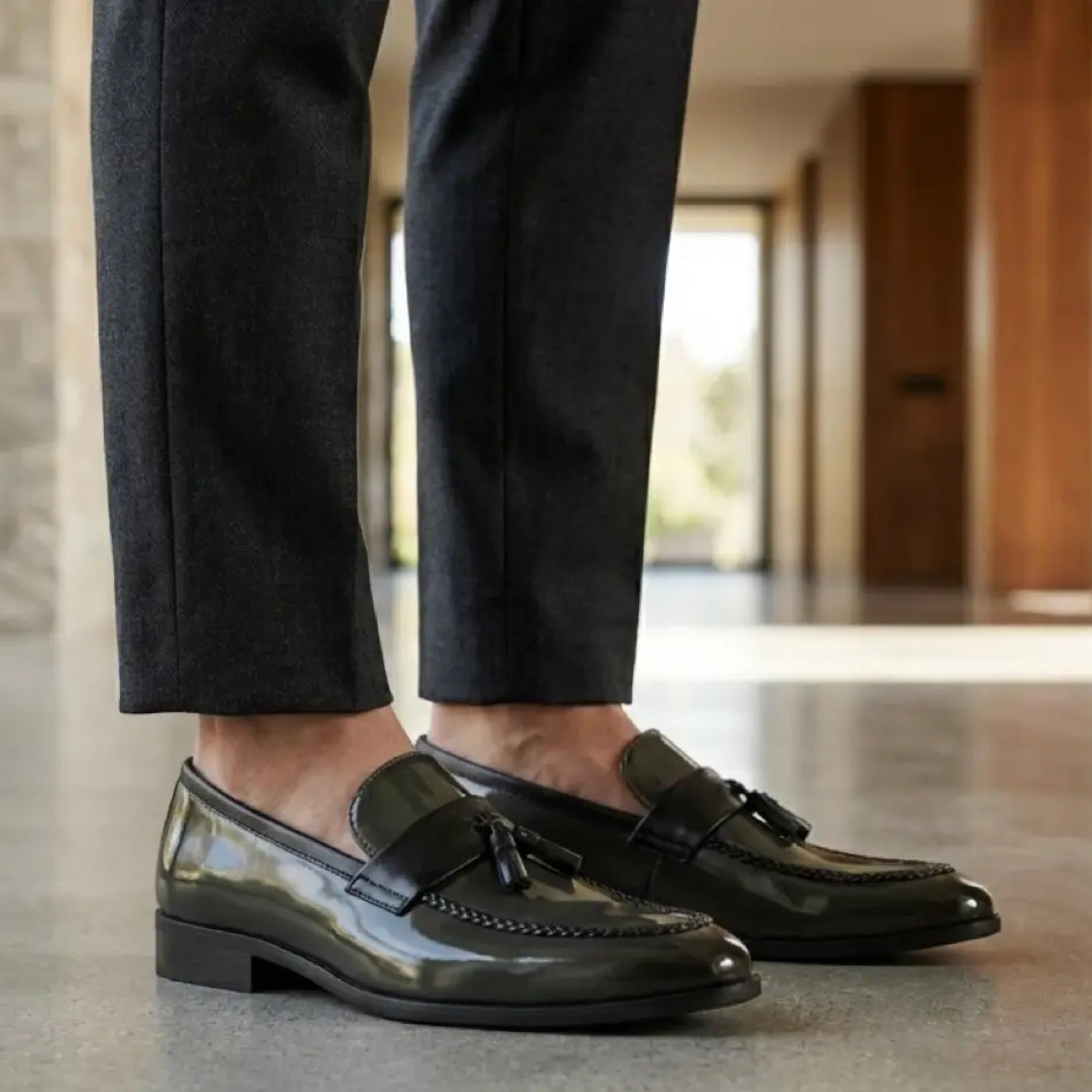 Infinity Leather Zapatos Casuales y Formales Dolcetto para Hombre, de Piel Sintética Brillante con Borlas.