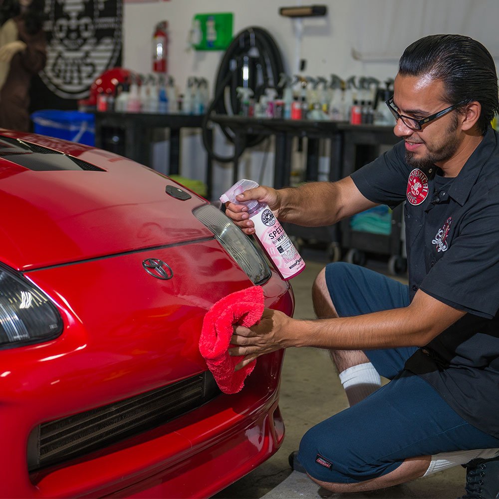 Chemical Guys Starter Car Care & Cleaning Kit, 7-Piece Detailing Kit with 6 Premium 16 oz Car Care Chemicals and Accessories for Washing, Waxing, and Interior Cleaning