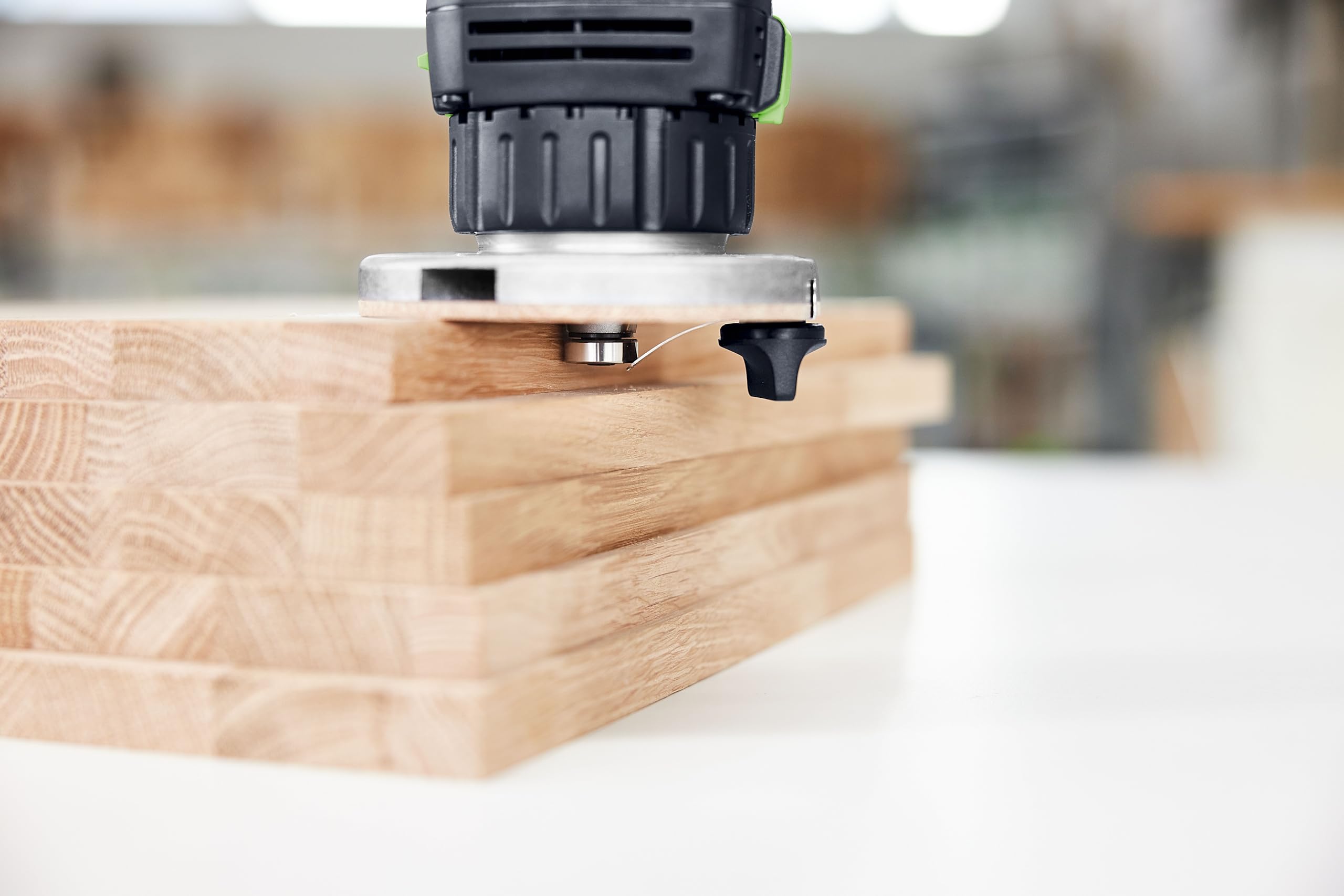 Festool Fresadora de Cantos OFK 500 Q-Plus R3, 450 W | Ajuste de profundidad 1/10 mm - Suela de tejido duro - Parada de husillo - Peso 1,4 kg