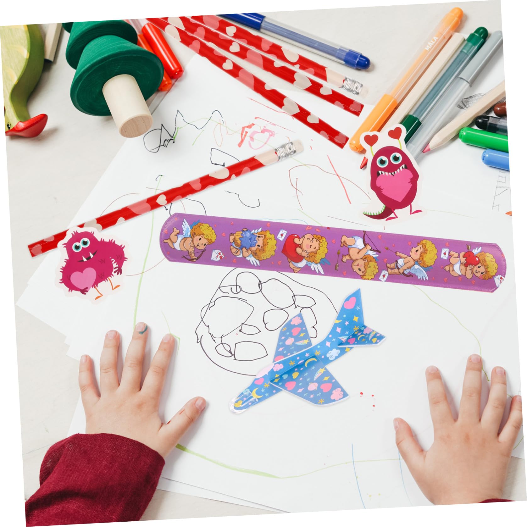 ibasenice 4juegos Papelería para Niño Niña De San Valentín Accesorios para Intercambio Clase Diseño Innovador y Seguro para Fiestas y Escolares Pack De Elementos Dulces