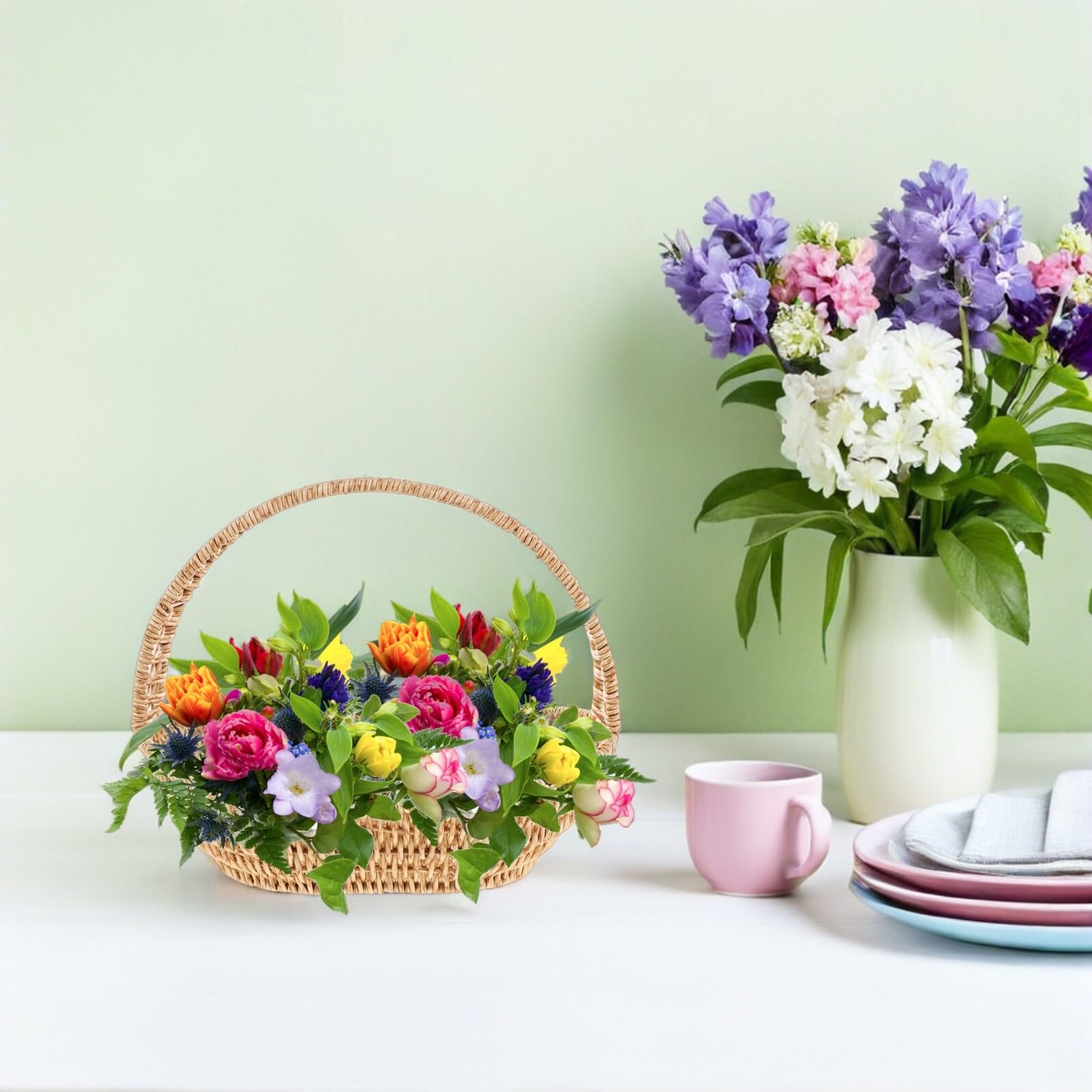 Cesto di Fiori in Imitazione Rattan, Basket Decorativo | Plastica e Ferro, Stile Rustico Raffinato Farmhouse, per Piante e Fiori, Uso su Balconi e Uffici, Facile da Trasportare