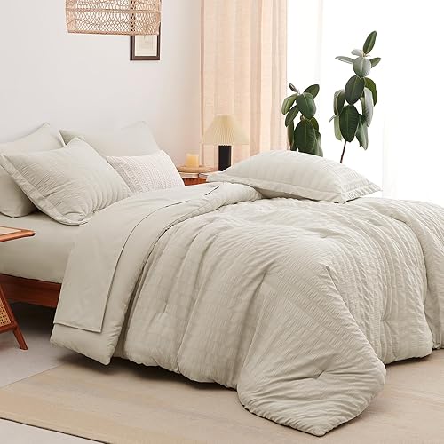 Miniatura 7 de CozyLux  Juego completo de edredón de 7 piezas con sábanas, ropa de cama suave seersucker con edredón de relleno alternativo, fundas de almohada