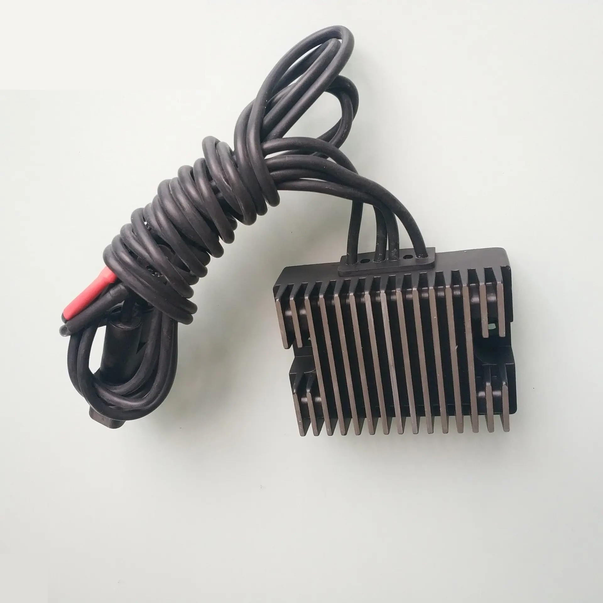 Prostownik napięcia‌ AVR automatyczny‌ 2101.2 Pasuje do prostownika Harley 74518-99 74518-99a 74512-00 3135b