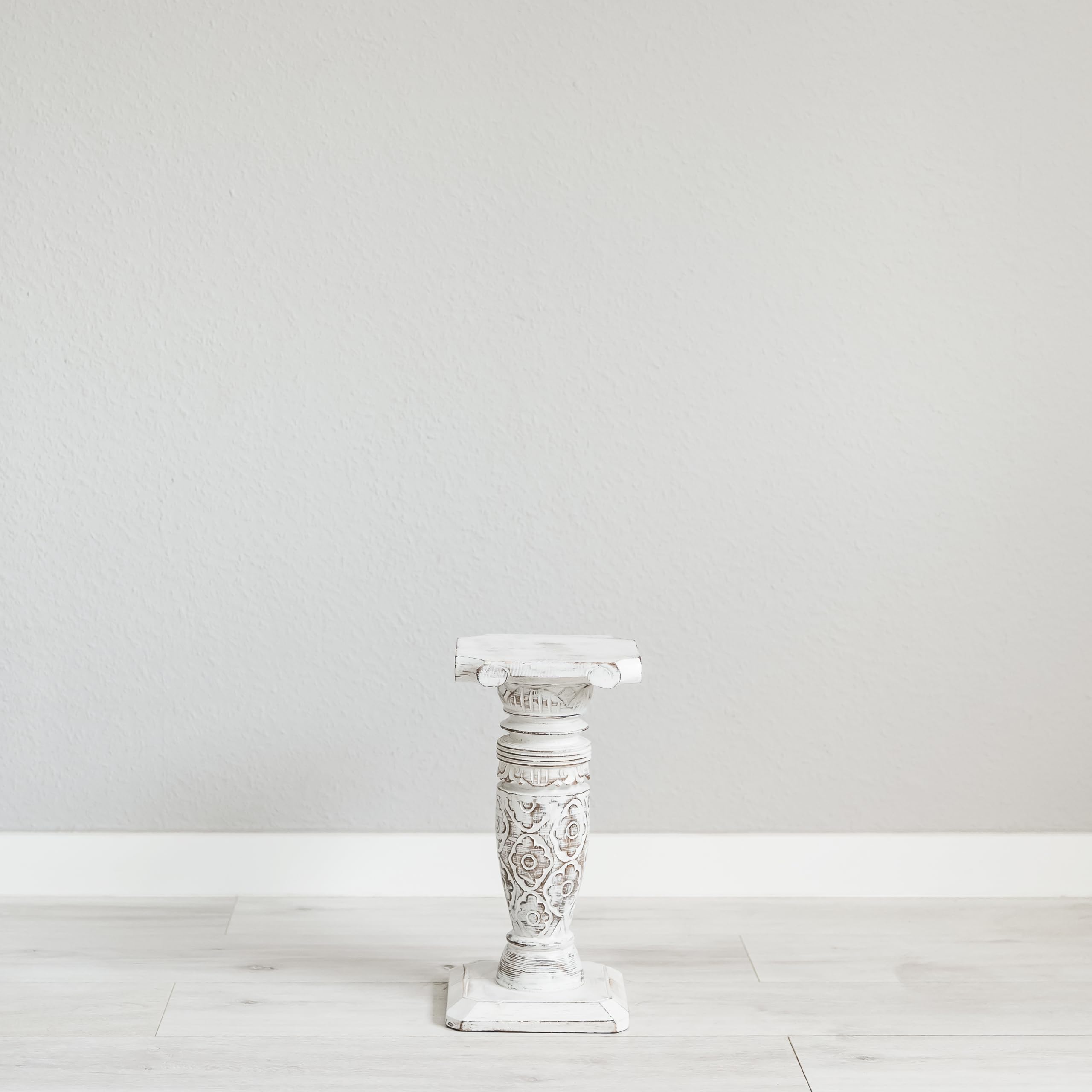 livasia edle Blumensäule Holz im Antik-Look – 40cm – Dekosäule aus Albiziaholz, Handgefertigt, Nachhaltig und Einzigartig aus Bali, Perfekt für Wohnzimmer, Flur oder Garten (Weiß)