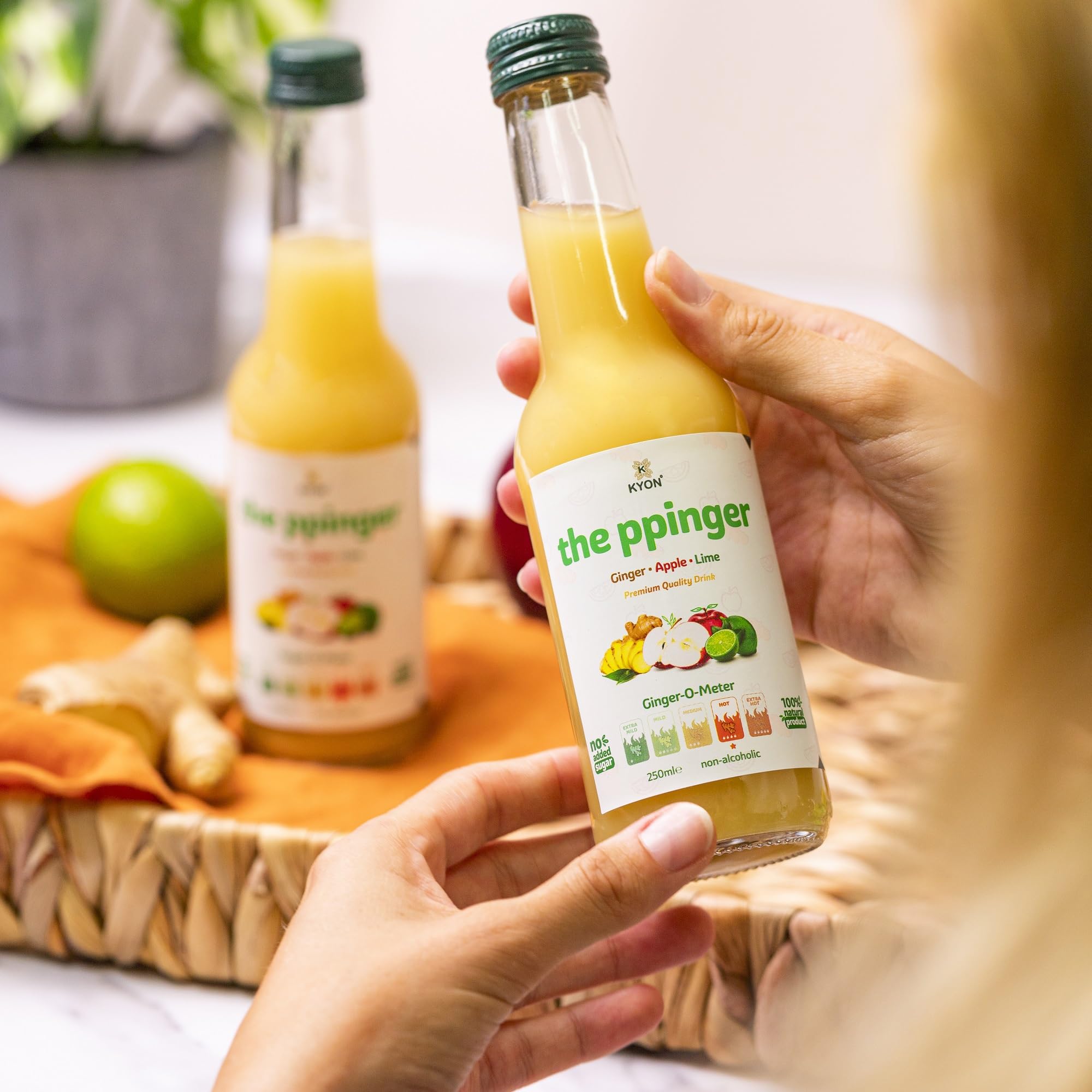 Bevanda Kyon Ppinger - Succo di zenzero con mela, lime e fiori di sambuco, 250 ml, bevanda rinfrescante e analcolica allo zenzero, disponibile in confezioni da 24
