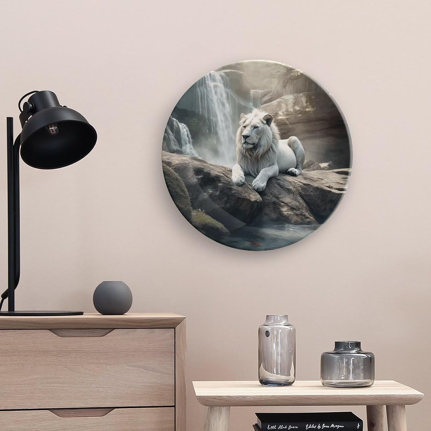 Bone China Decorative Plates Lion on Rock Ceramic Decorative Plate Wall Decor with Display Stand Ceramic Ornaments for Wall Hanging Decoration