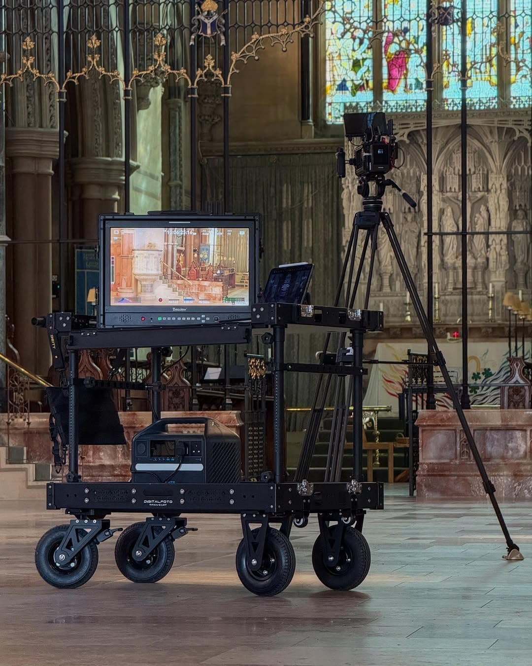 DF DIGITALFOTO TITAN Carrello per Videoproiezione per Filmmaker/Fotografi/Studio,300kg Portata Postazione di Lavoro Professionale sul Set per Riporre e Spostare le Attrezzature in Modo Sicuro