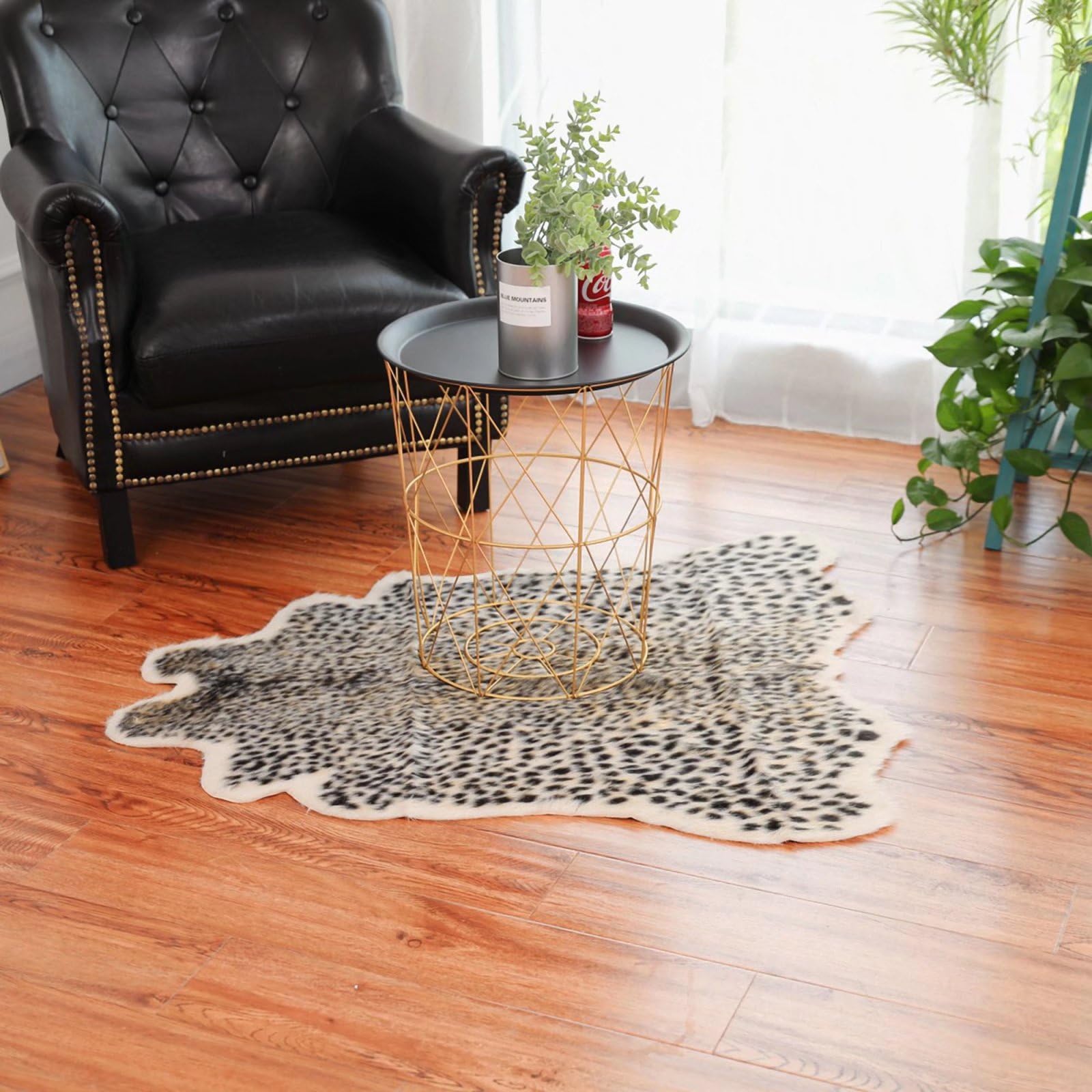 Grand tapis en cuir synthétique motif léopard Noir/marron 152 x 200 cm