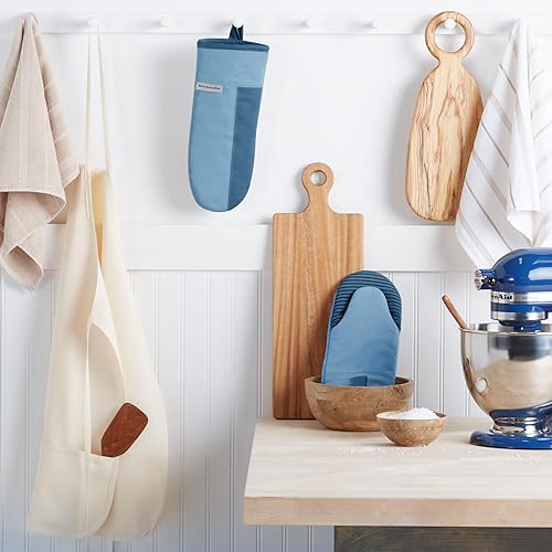 Vista 46 de KitchenAid Beacon - Juego de guantes de horno antideslizantes de dos tonos, batido/beige, 5.75 x 13 pulgadas, 2 piezas