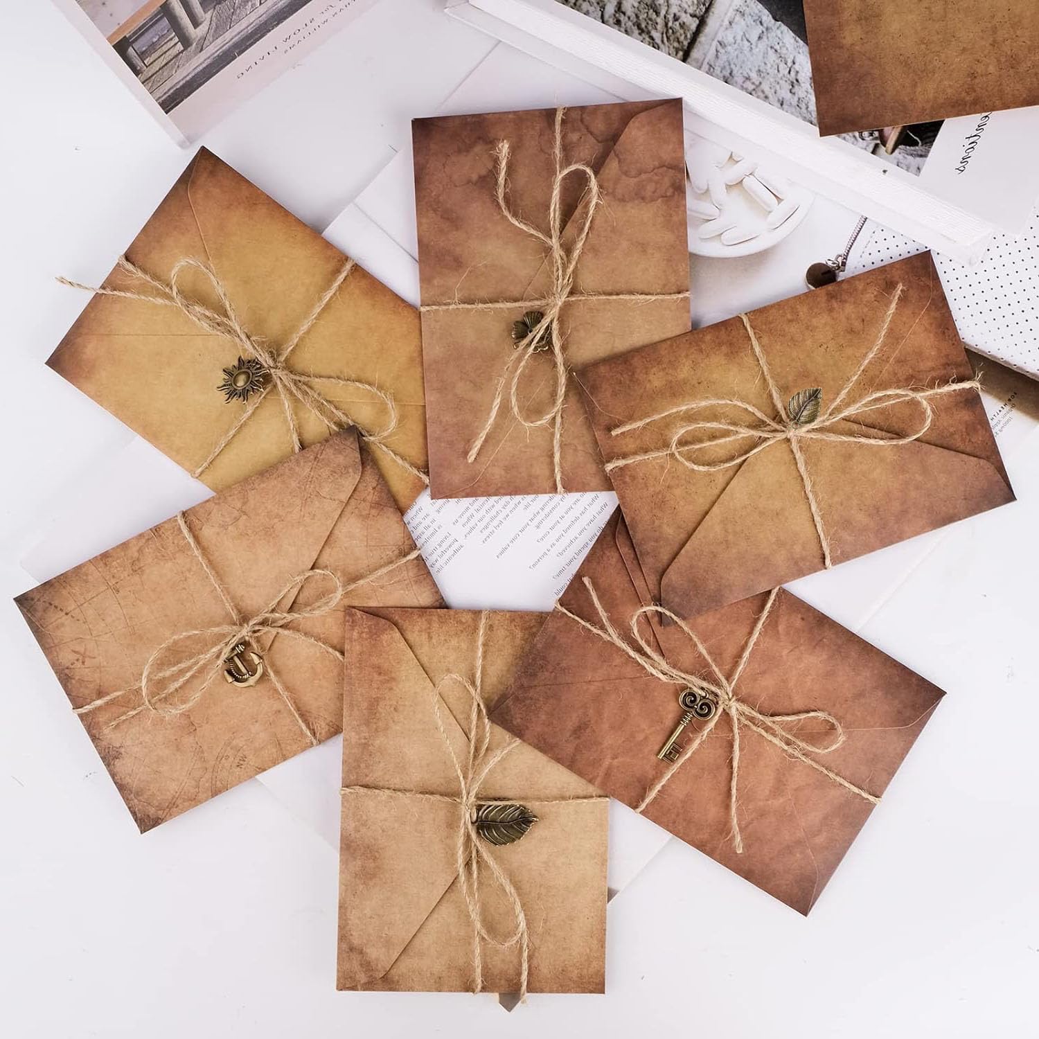 Set di Cancelleria Vintage - 12 Insiemi di Carta da Lettere e Buste, Kit per Scrivere (5 Stili)