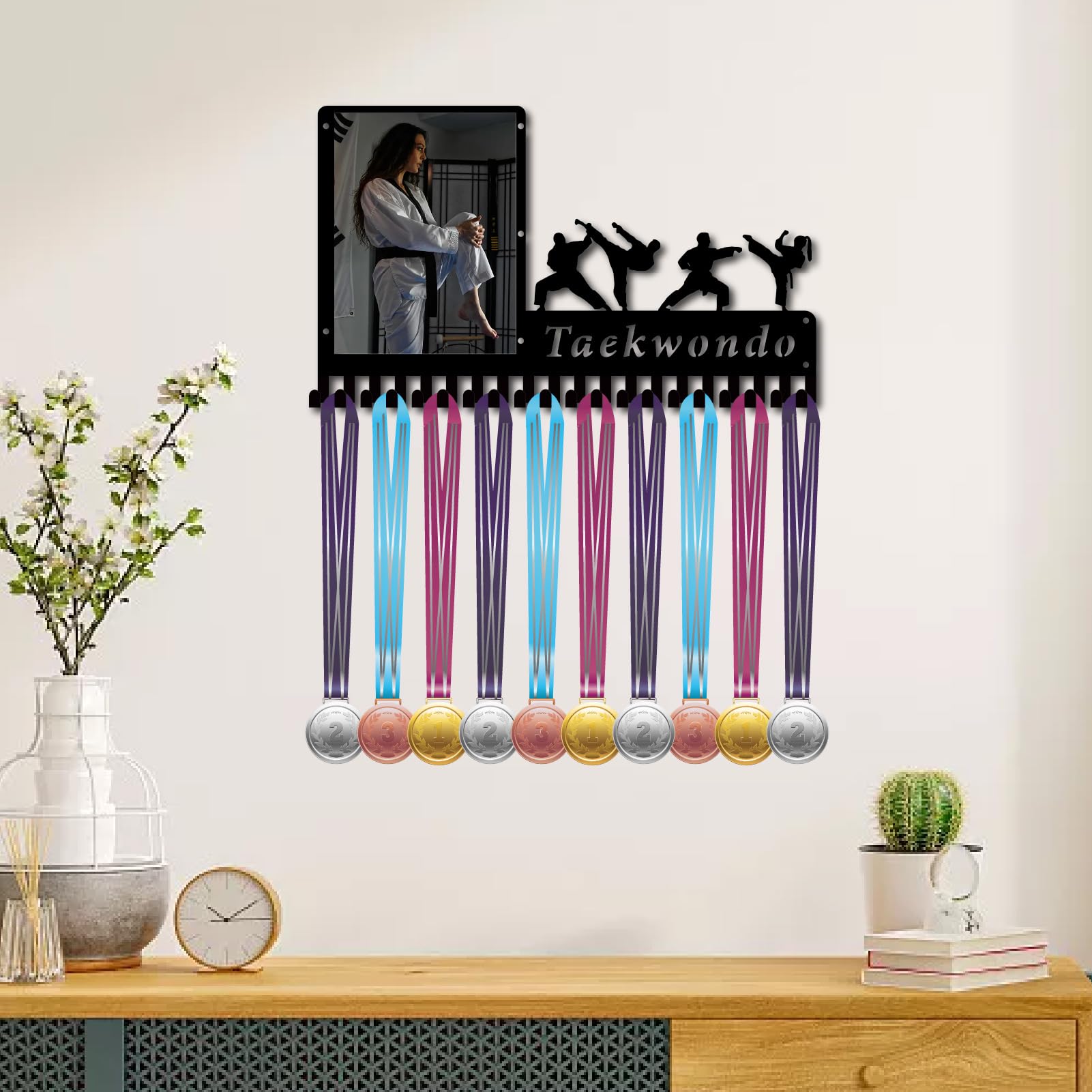 Présentoir à Médailles Taekwondo – Support Mural En Métal Noir Avec 14 Crochets – Idéal Pour Athlètes Et Compétitions