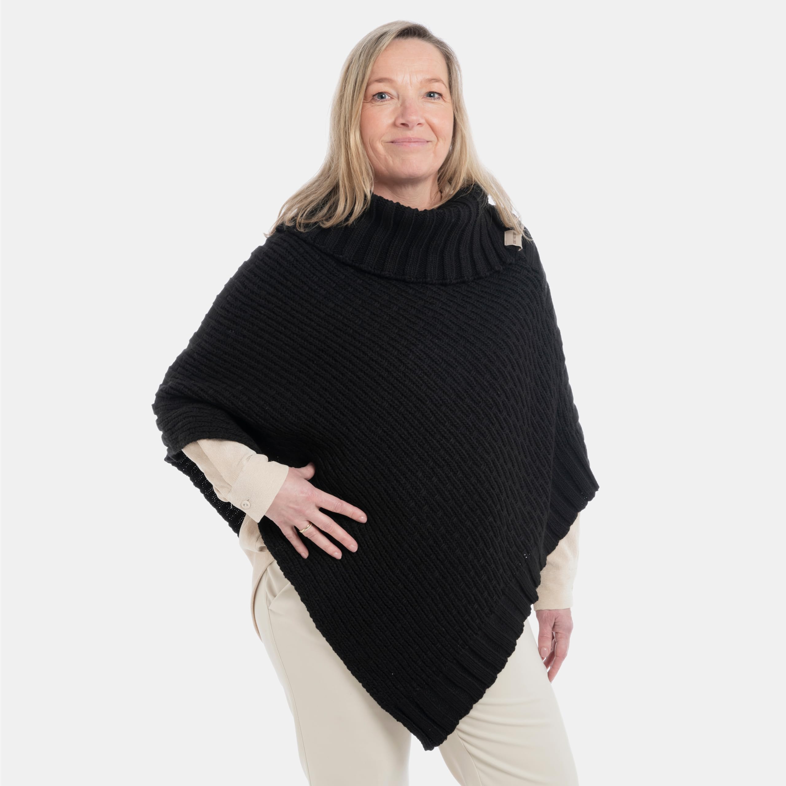 Knit Factory - Nicky Poncho Tricoté
