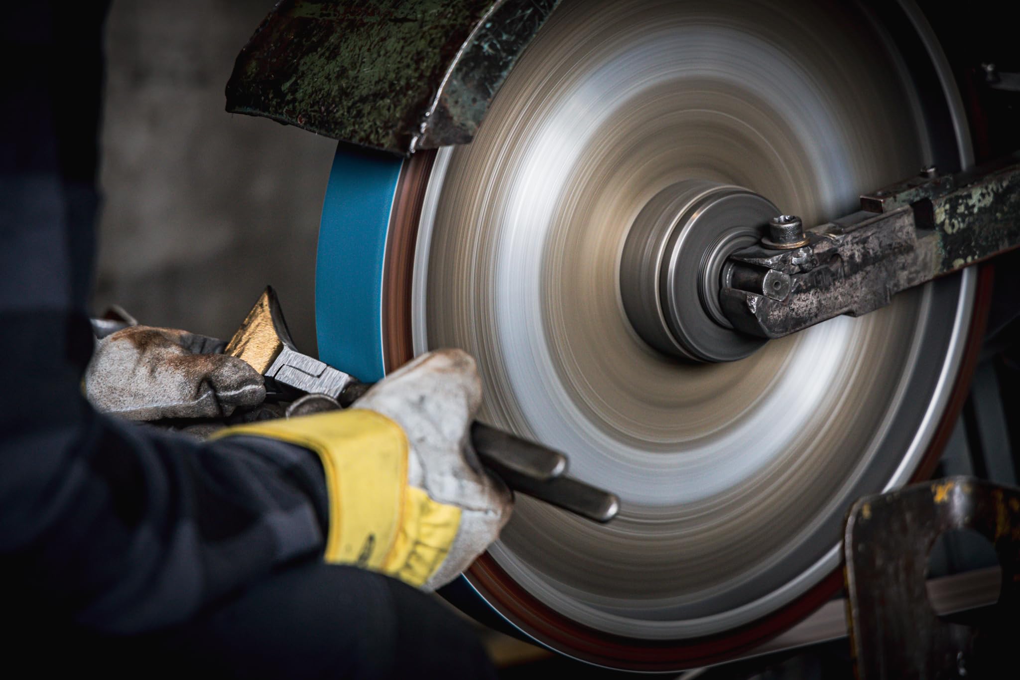 STUBAI Spengler Falzzange 45° gebogen Spezialform 100 mm | Einstecktiefe 65 mm | Gewicht 1150 g | Für präzises Umlegen und Schließen von Falzen | Profi-Spenglerwerkzeug Made in Austria