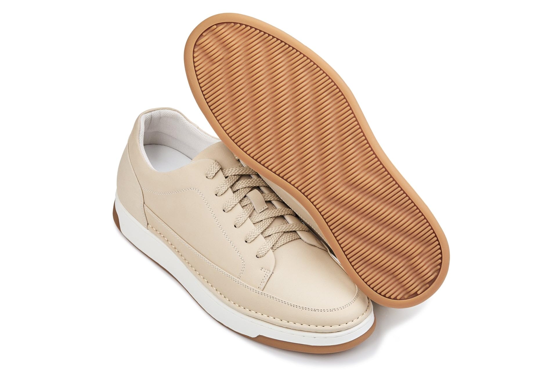 CALTO Zapatos de elevación Invisibles para Hombre con Aumento de Altura – Zapatillas de Cuero de Primera Calidad con Cordones – 2.6 Pulgadas más Altas, Suela de Goma Blanca de Ante Blanco Marfil, 40