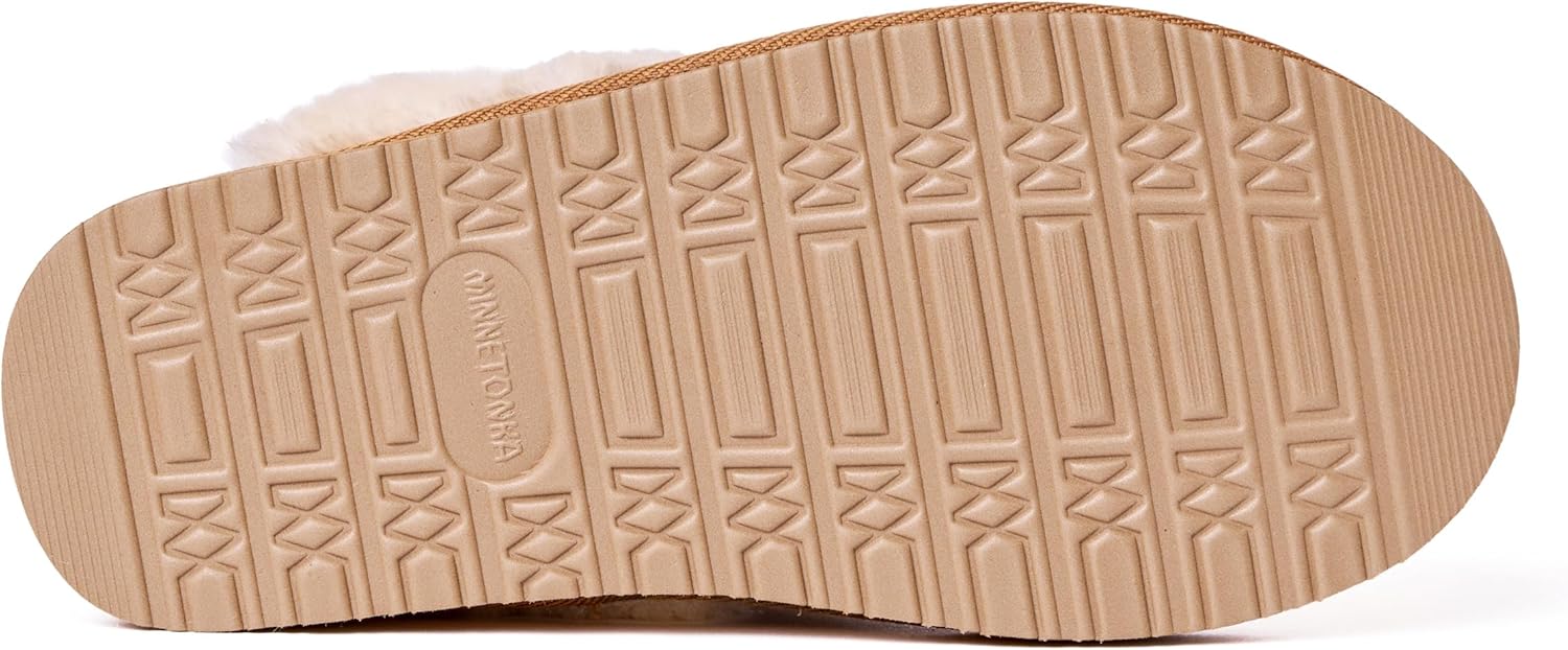 Minnetonka Women's Chesney Scuff Flat