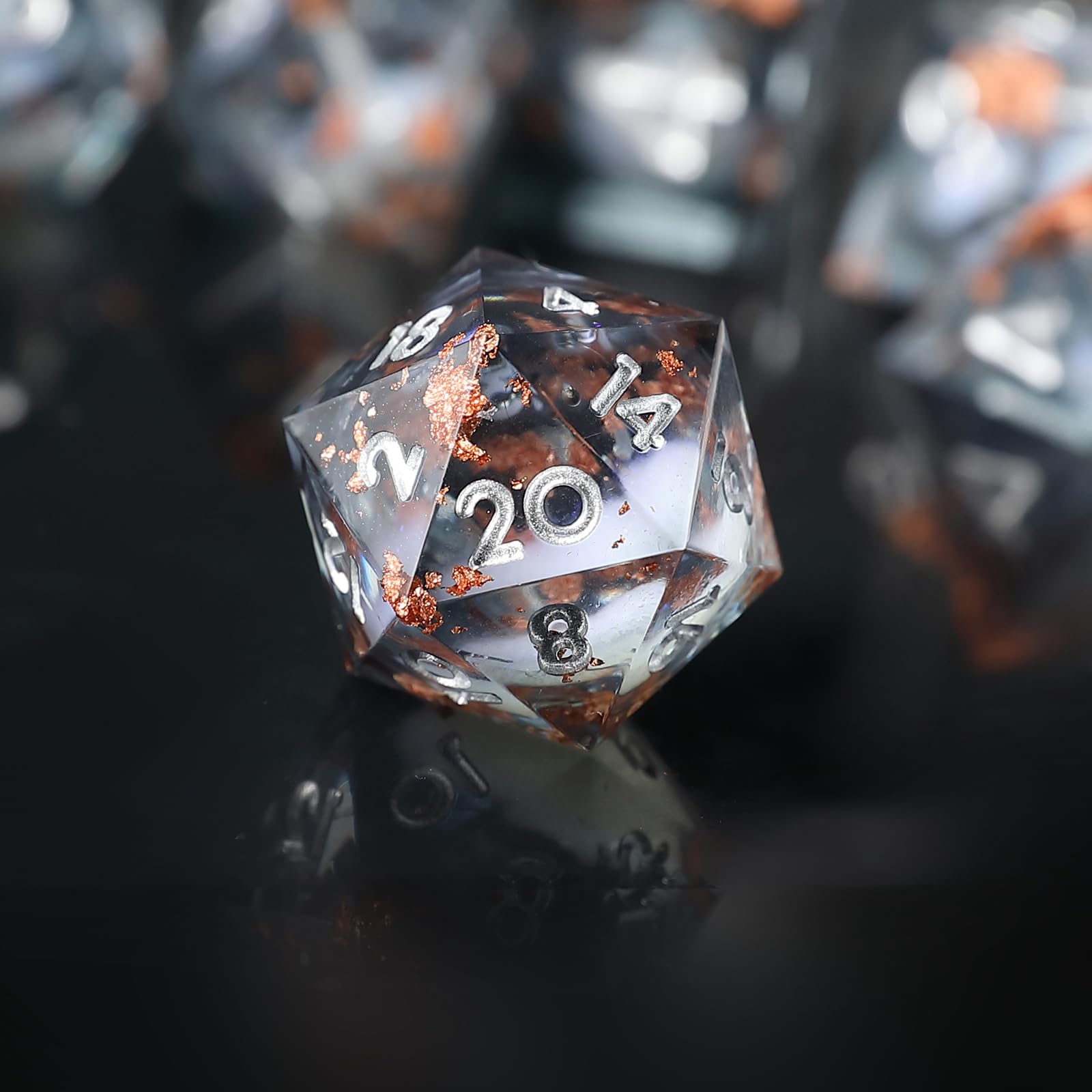 Liquid Core DND Würfel Set 7pcs, Treibsand Polyeder Kunstharz Würfel mit Scharfen Kanten für Dungeons und Dragons, RPG D20 D12 D10 D8 D6 D4 Würfel, Goldfolie Thematisch D&D Rollenspiel Würfel