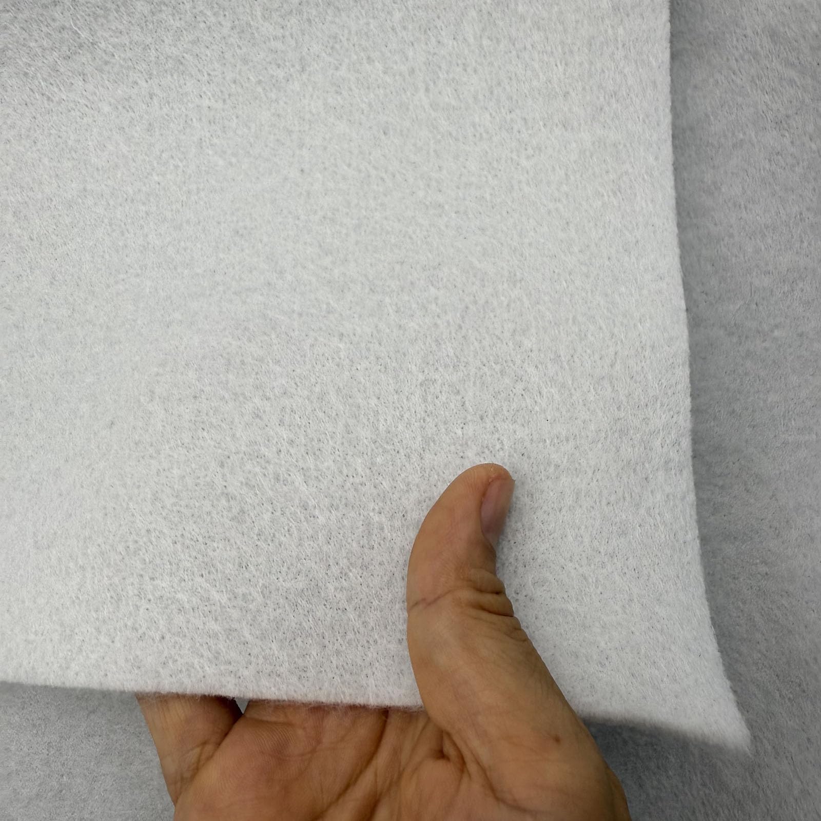Imbottitura in poliestere per trapuntatura, 396,9 g, spessore 3 mm, per infeltrimento ad ago, per la realizzazione di borse, cuscini, artigianato flessibile (larghezza 61 cm, 2 metri)