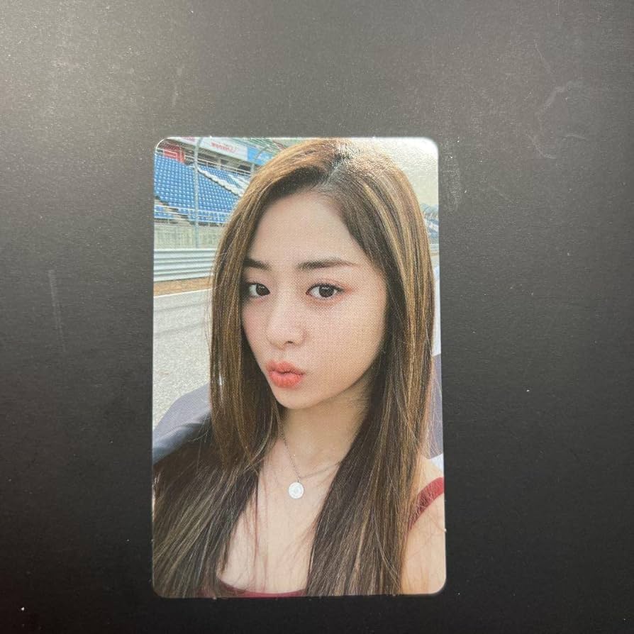 本日特価】 Le FEARLESS Sserafim トレカ ユンジン 17種 FEARLESS