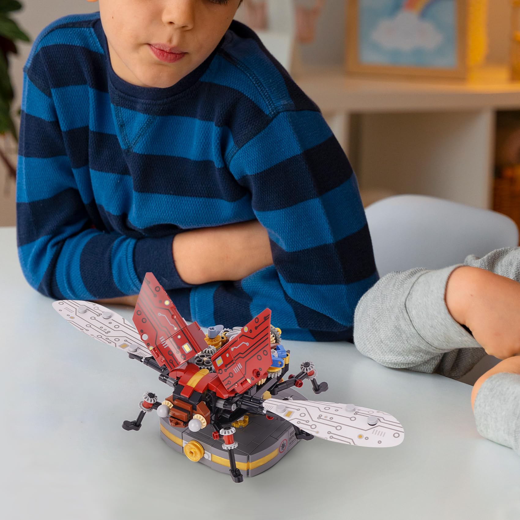 Oichy Insect Building Block Set Beetle Building Set including Linkage Function Insect Display Model Kit Insects Collection Creative Gift for Insects Nature Lovers and Adult (567pcs) - Image 4