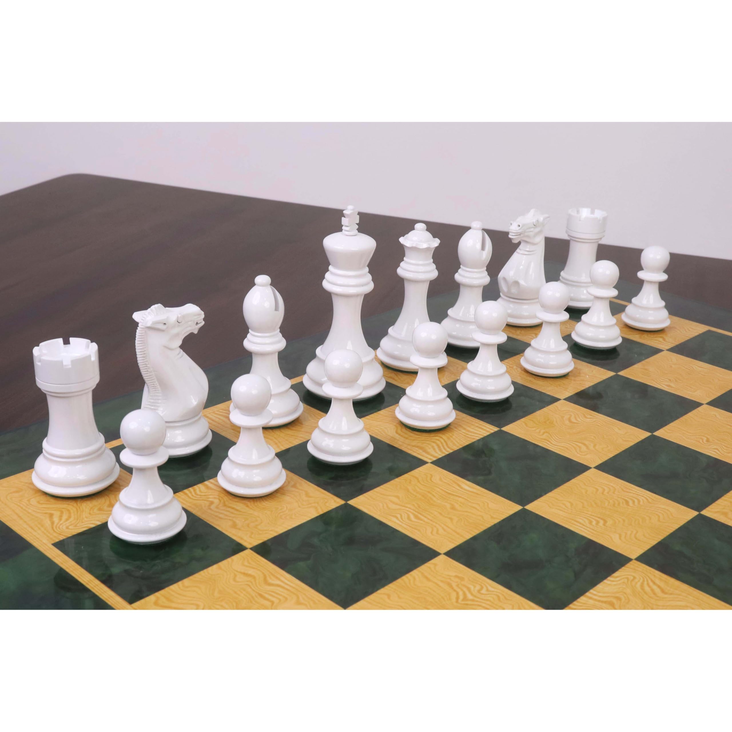 Royal Chess Mall - Set di scacchi in legno verniciato verde e bianco con pesi Pro Staunton da 4,1 pollici - Solo pezzi degli scacchi