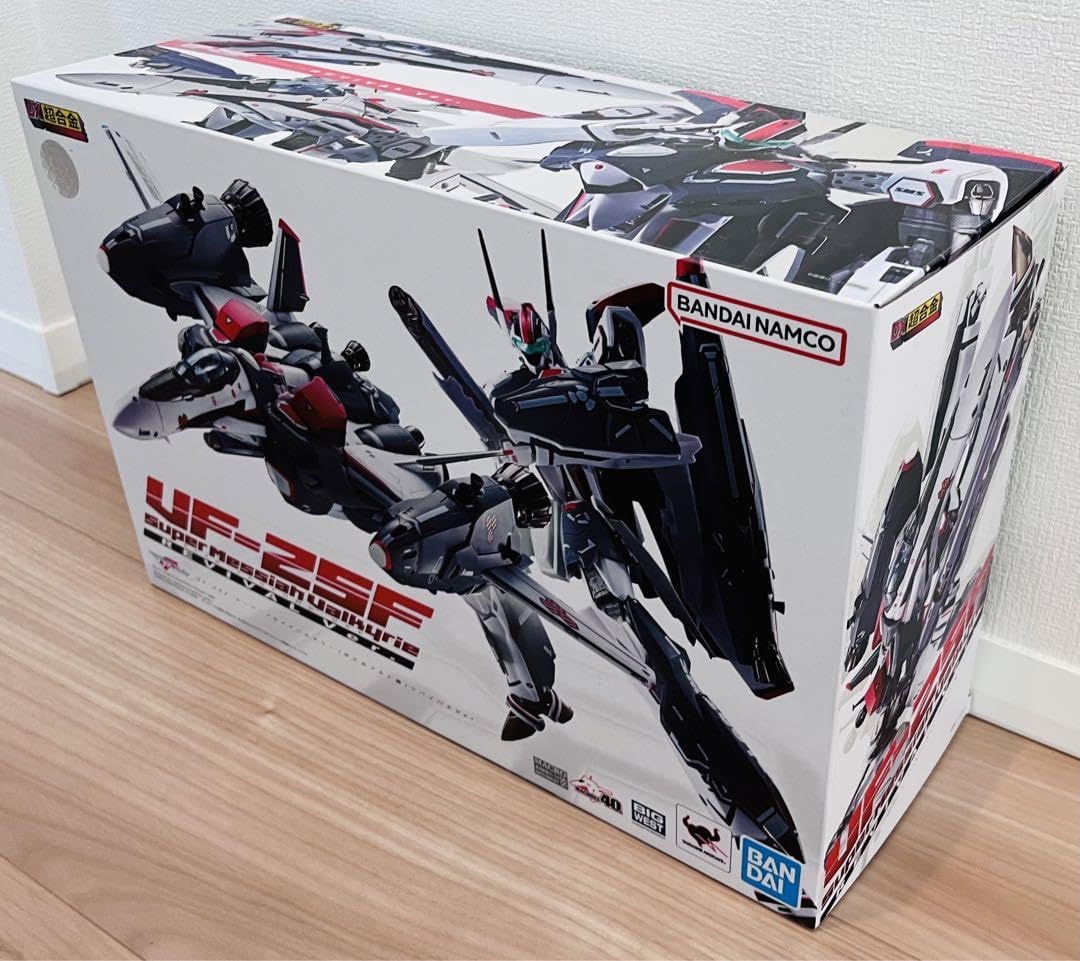 Amazon.co.jp: DX超合金 マクロスF VF-25Fスーパーメサイアバルキリー