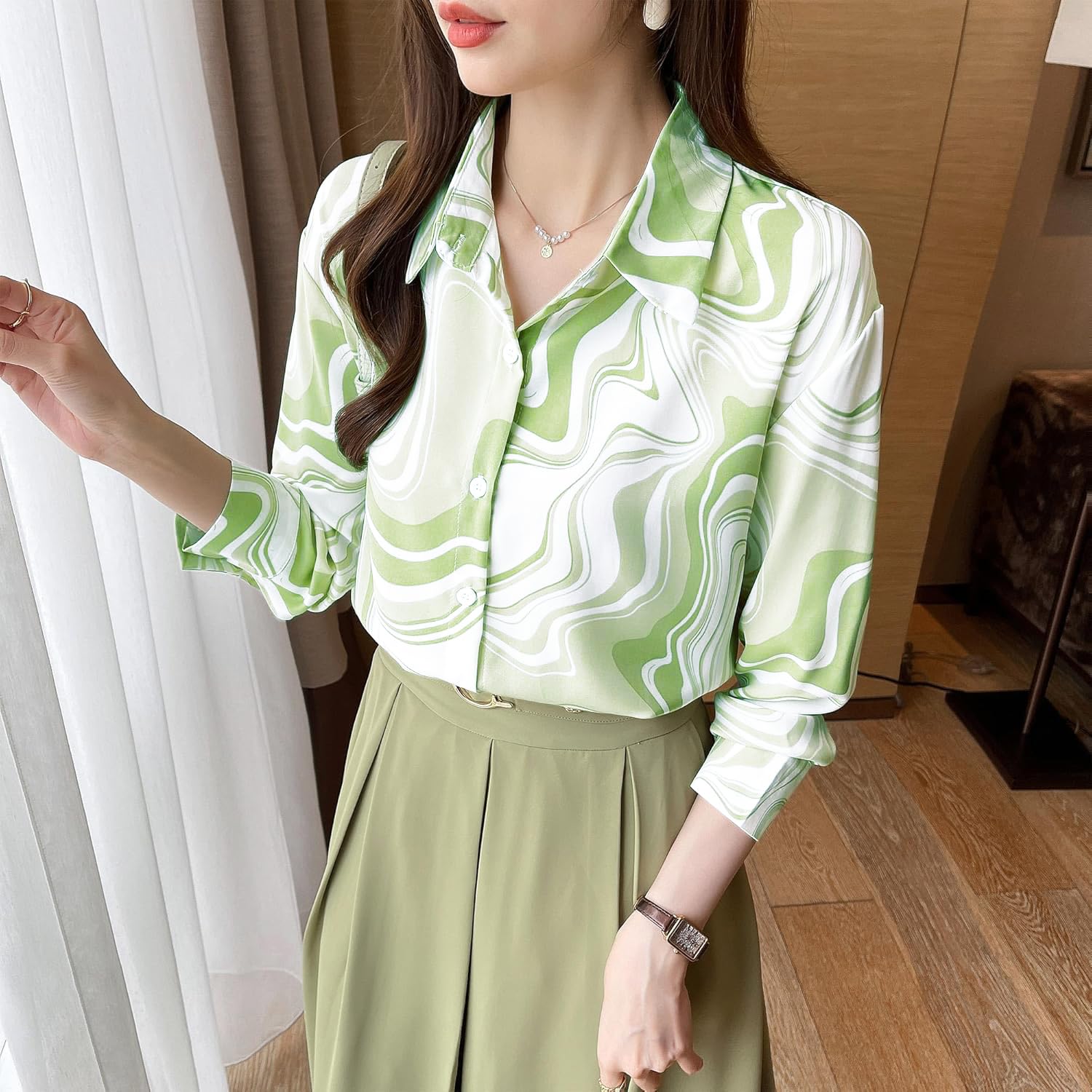 Camicette in raso stampate con bottoni per le donne camicie casual a maniche lunghe alla moda (WS301-P)
