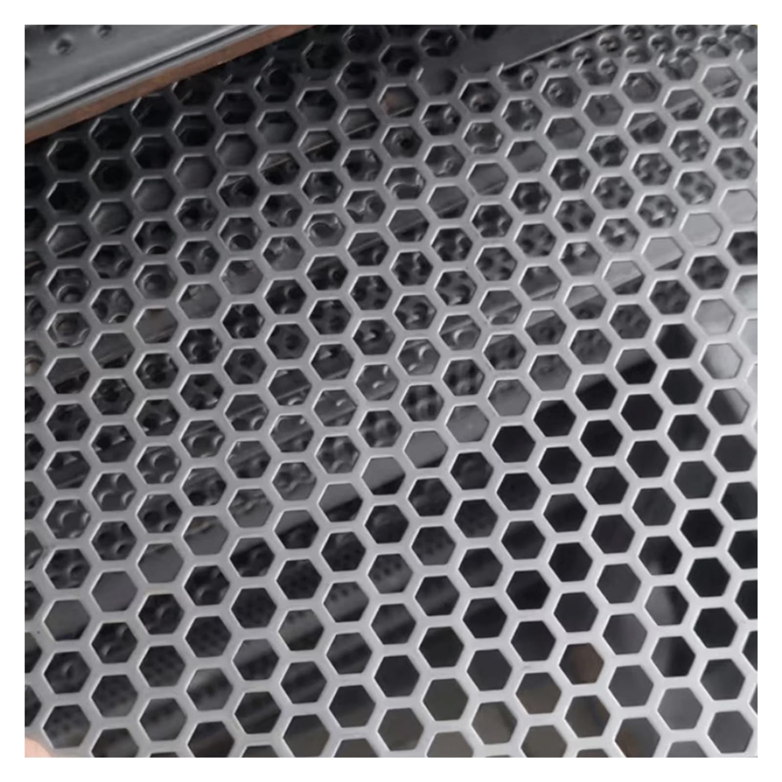 HYQOUKLR Stainless Steel Perforated Sheet, 304 Stainless Steel Perforated Sheet 1.3mm 6mm 10mm Holes Multiple Sizes(10mm Mesh,50x50cm/19.6x19.6in)