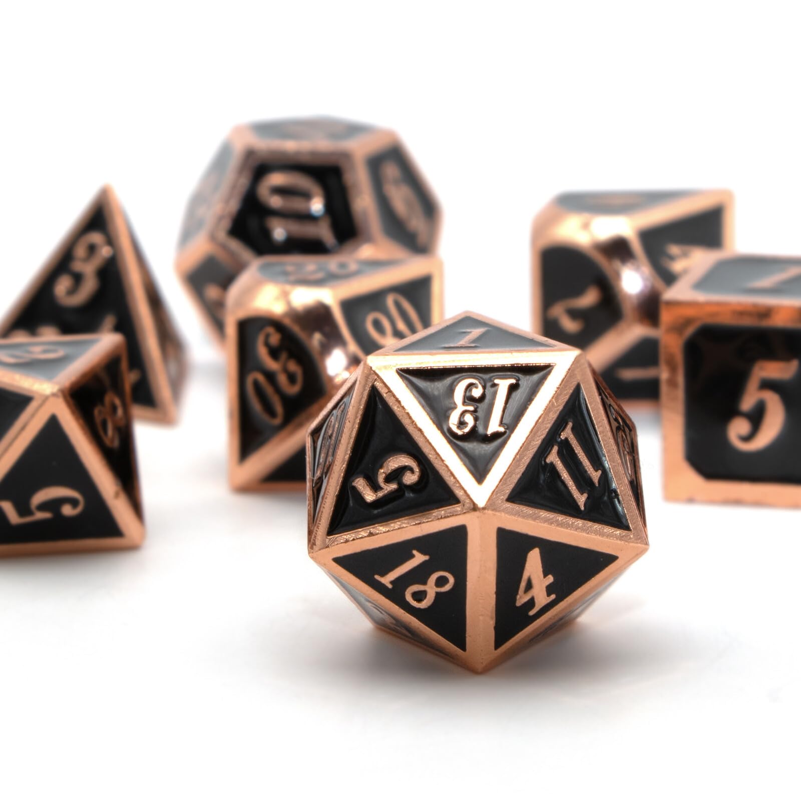 Set Di Dadi D&D Poliedrici 7 Pezzi – Gialli Con Bordo Nero E Custodia In Pelle
