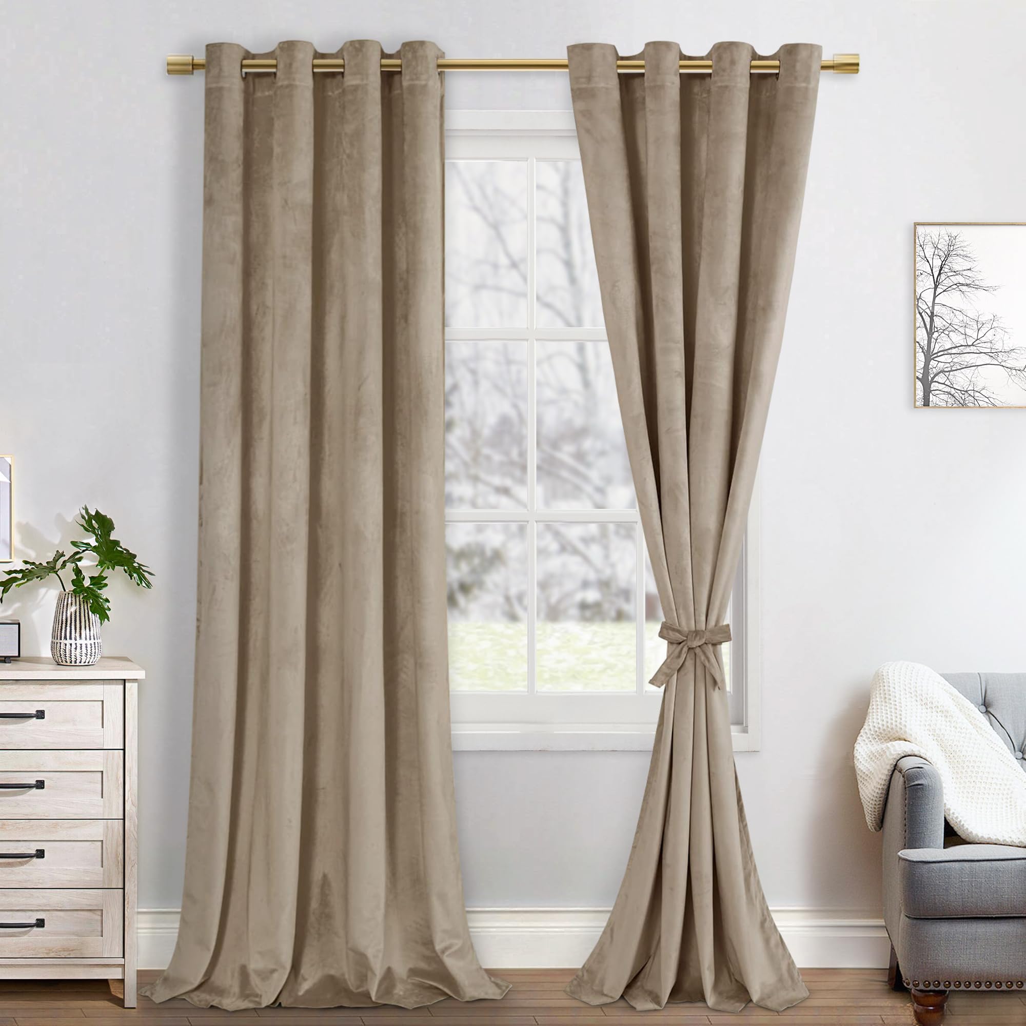Rideaux velours occultants occultation totale et isolation thermique contre le froid de la chambre