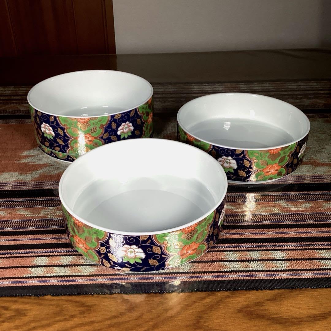 今こそうー特価』　美濃焼　前畑陶器　庫山窯　『藍地金唐草　手まり三段重』　三段重 Amazon.co.jp: 『ウルうー特価』 美濃焼 前畑陶器 庫山窯 『藍地