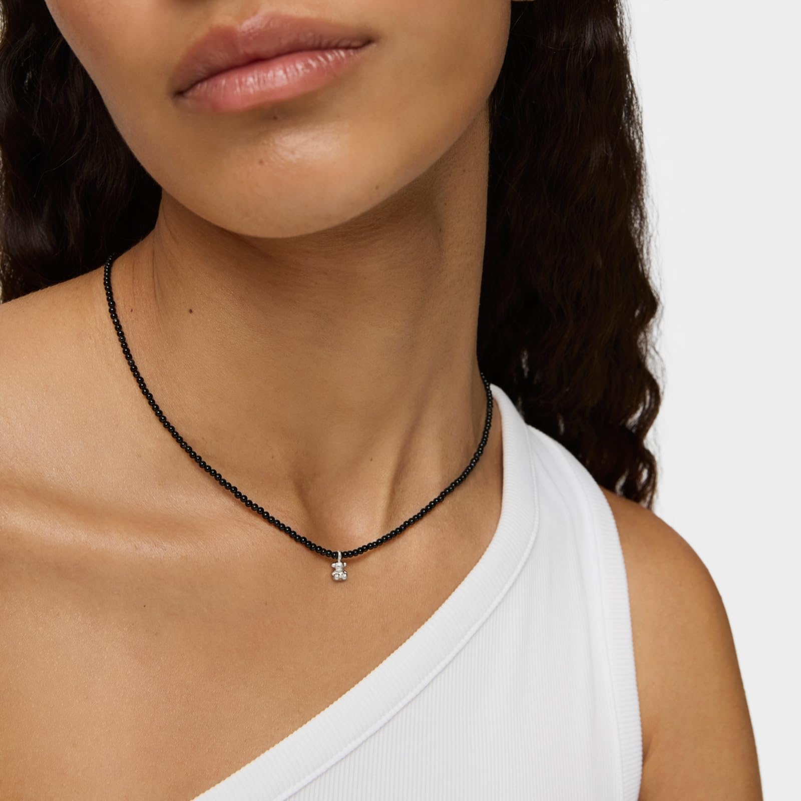 TOUS Collar de Ónix y Oso de Plata de Primera Ley para Mujer de 5.5mm, 42cm de Largo, Versatil y Combinable, Colección Bold Bear