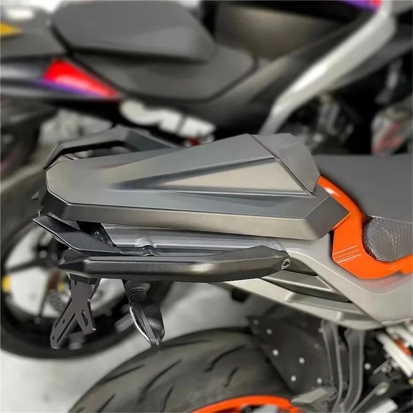 Owiewka motocyklowa Pasuje do Duke 390 125 250 2024 2025 Osłona tylnego siedzenia Osłona tylnego siedzenia motocykla Pasażer pasażera Owiewka(Bright Black)