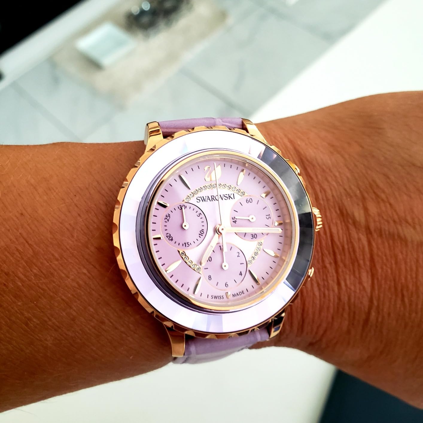 Amazon.co.jp: [SWAROVSKI] 腕時計 Octea Lux Chrono 5632263 レディース パープル [正規輸入 ...