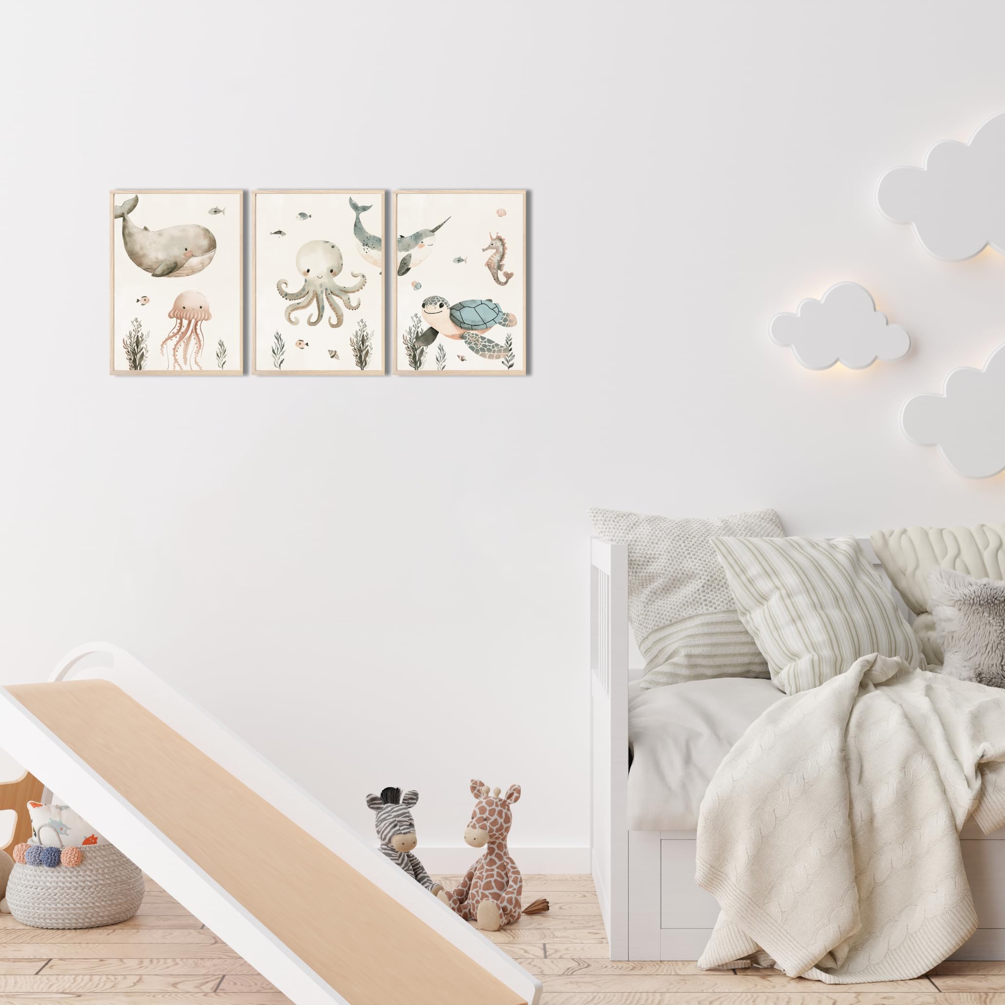 MeinBaby123® Unterwasserwelt Bilder | 3er Set DIN A4 | Wal, Qualle, Schildkröte | Kinderzimmer Deko Meer | Geschenk zur Geburt (Unterwasserwelt V7)