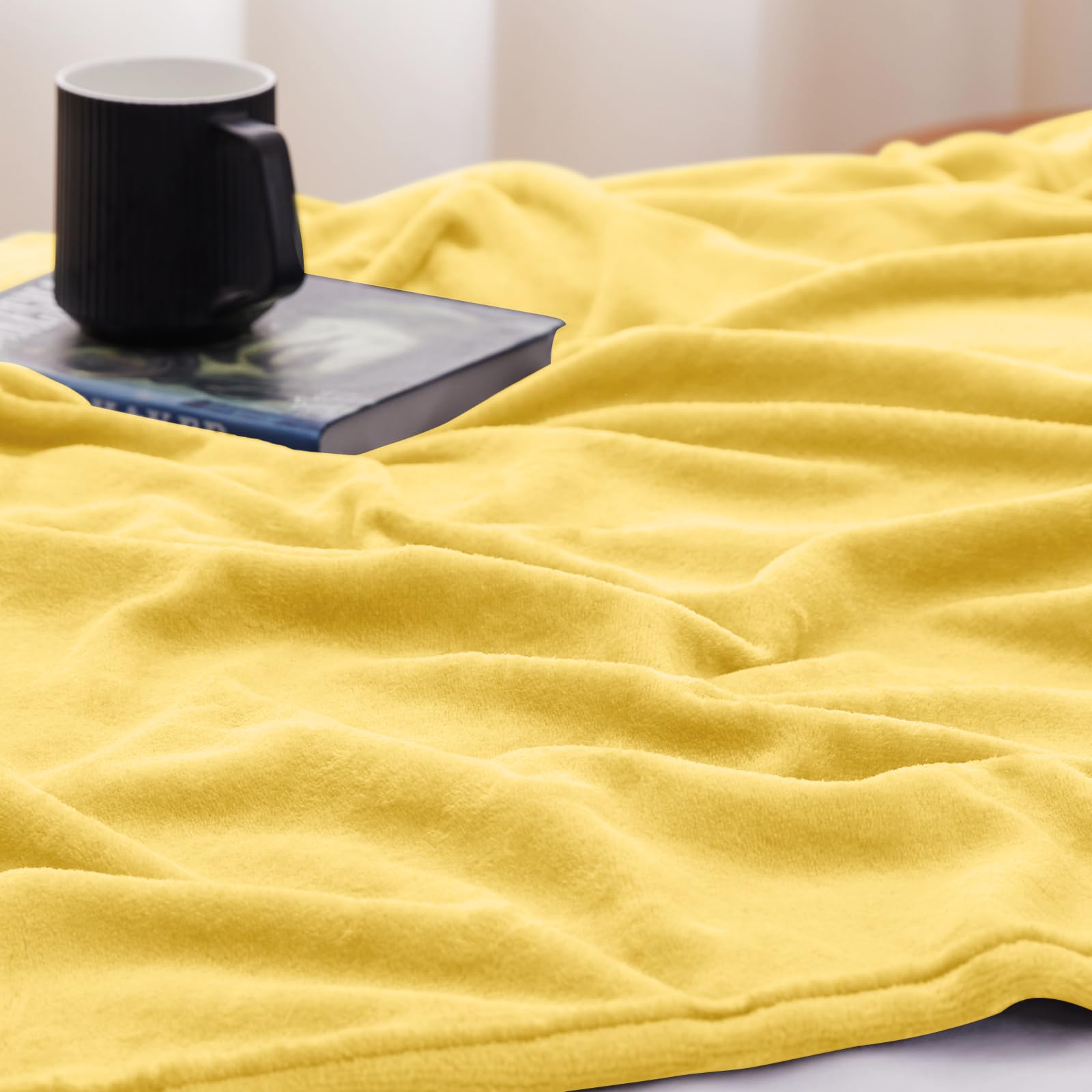 WAVVE Plaid Coperta Pile di Flanella 260gsm - 220x240 cm, Giallo - Pled Divano Pelosa Letto Matrimoniale King 240x220 - Copridivano di Microfibra Calda e Morbida