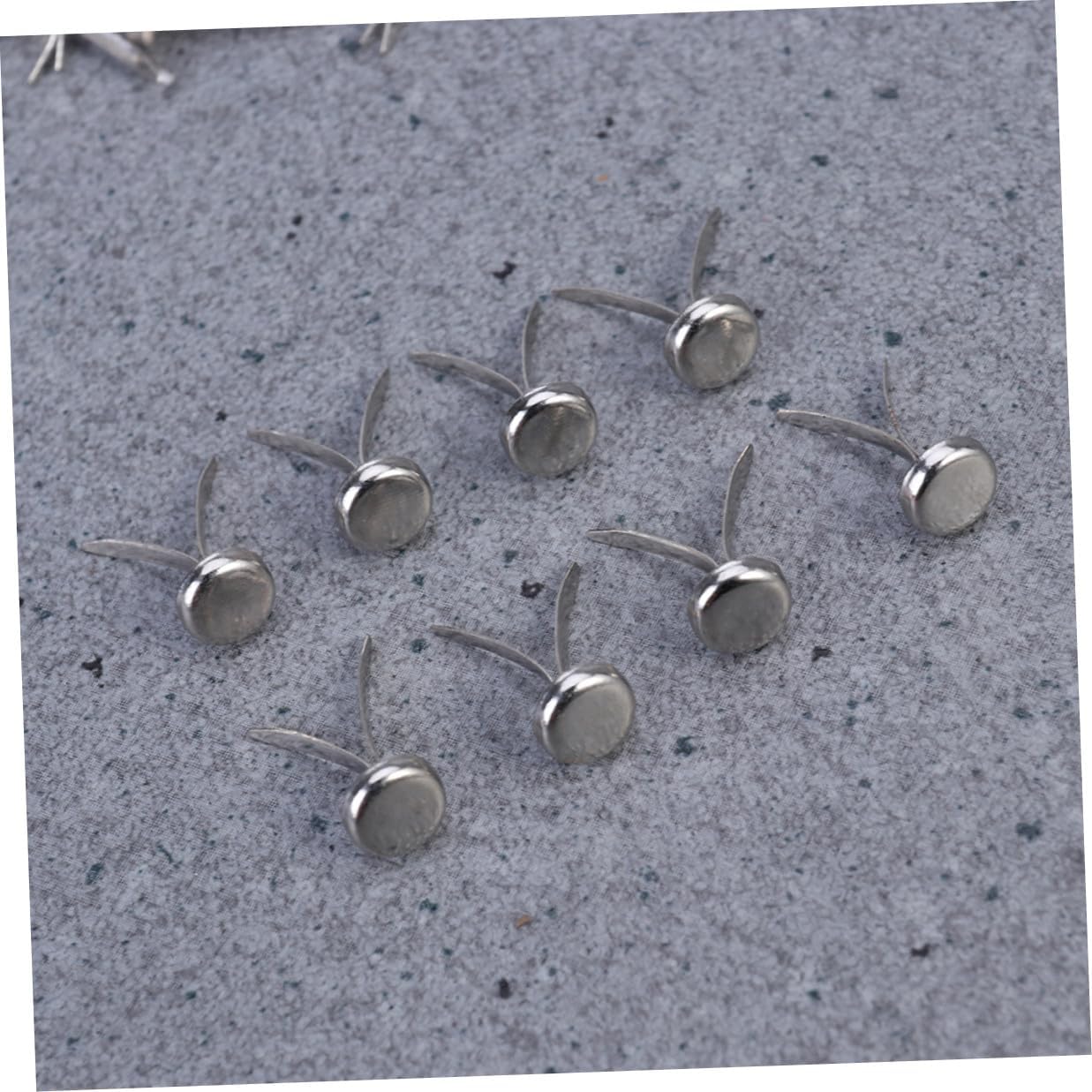 SMASOLO 500pcs Metal Paper Fasteners Round Brads with Storage Box Silver and Gold Electroplated Two-Prong Brads for DIY Crafts Scrapbooking Photo and Ribbon Holding and Rust-Resistant