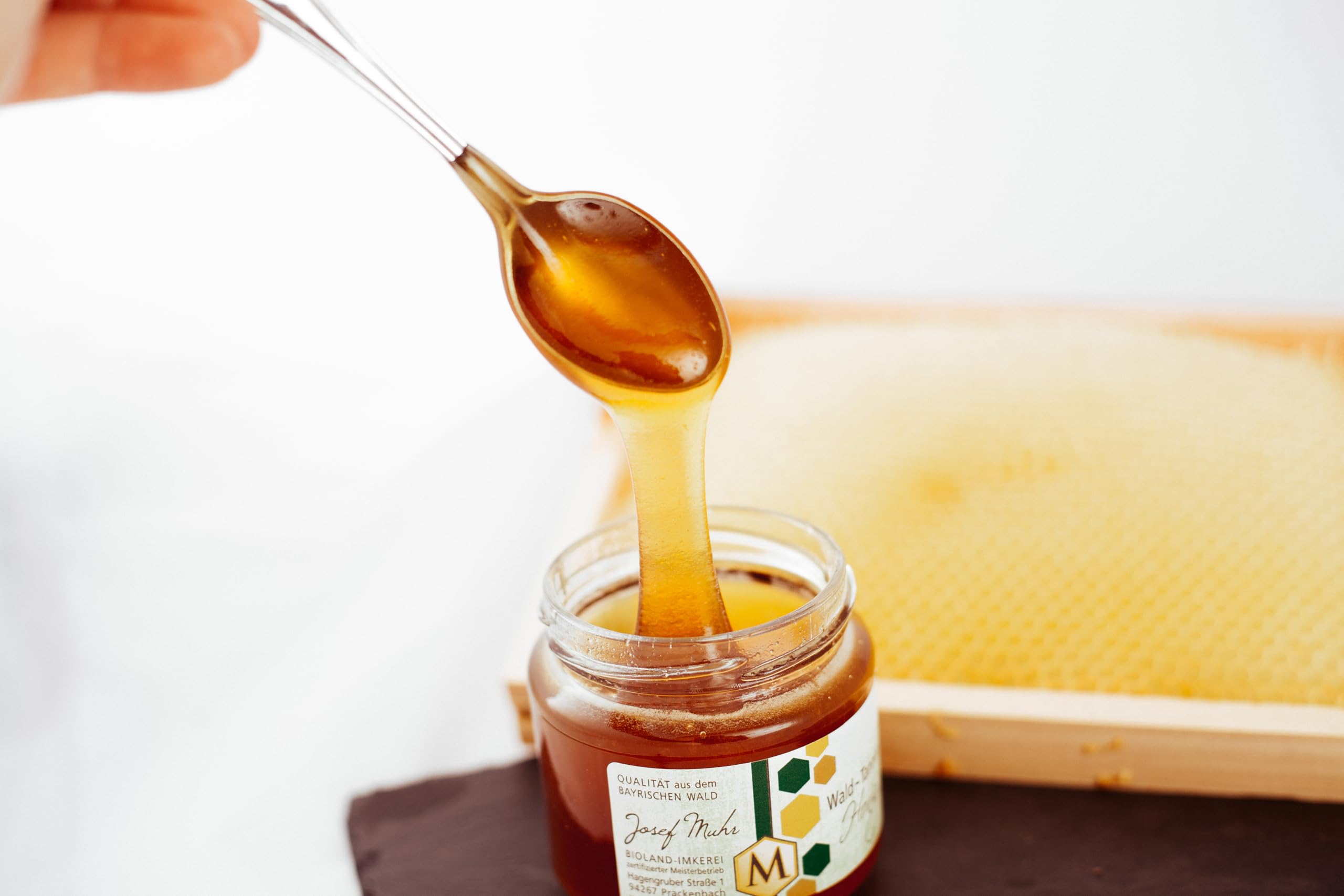 Josef Muhr Bioland Honig 6x500 g - Unsere Besonderen Bio Honige Arberland, Kornblumen, Edelkastanien, Buchweizen, Heide, Tannen - Deutscher Honig, naturbelassen - Geschenkset im Glas
