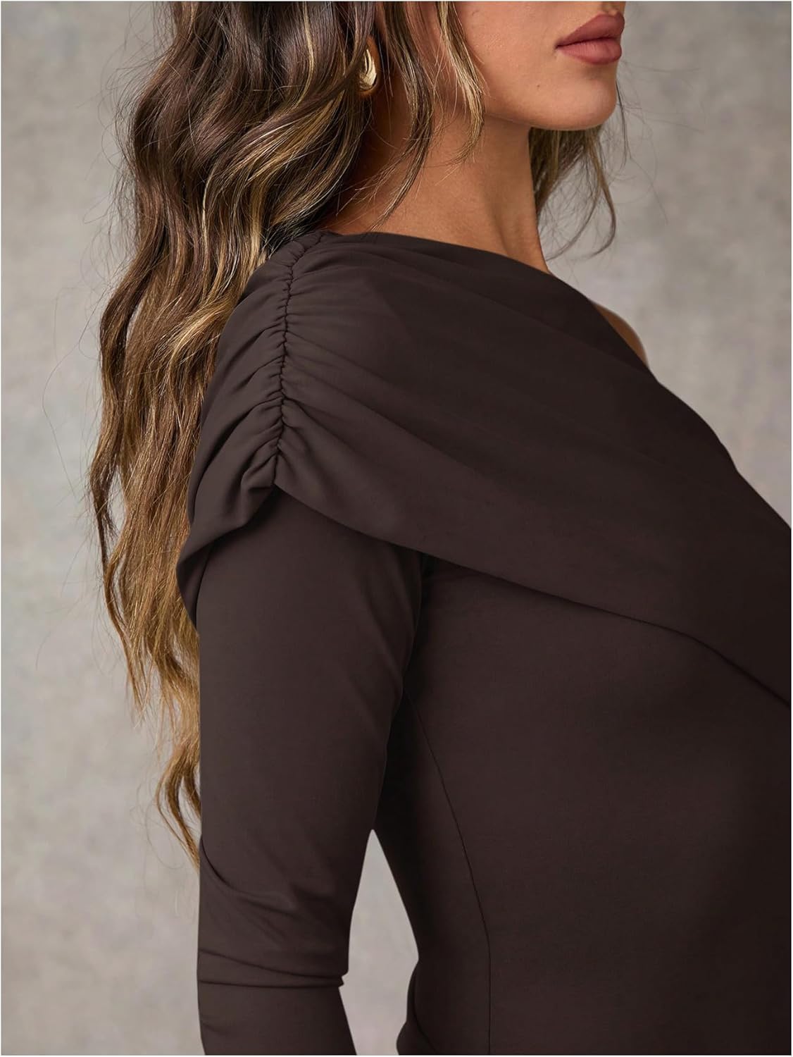 MakeMeChic Women's Off The Shoulder Tops Long Sleeve T Shirts Fitted Dressy Crop Tops - Image 4