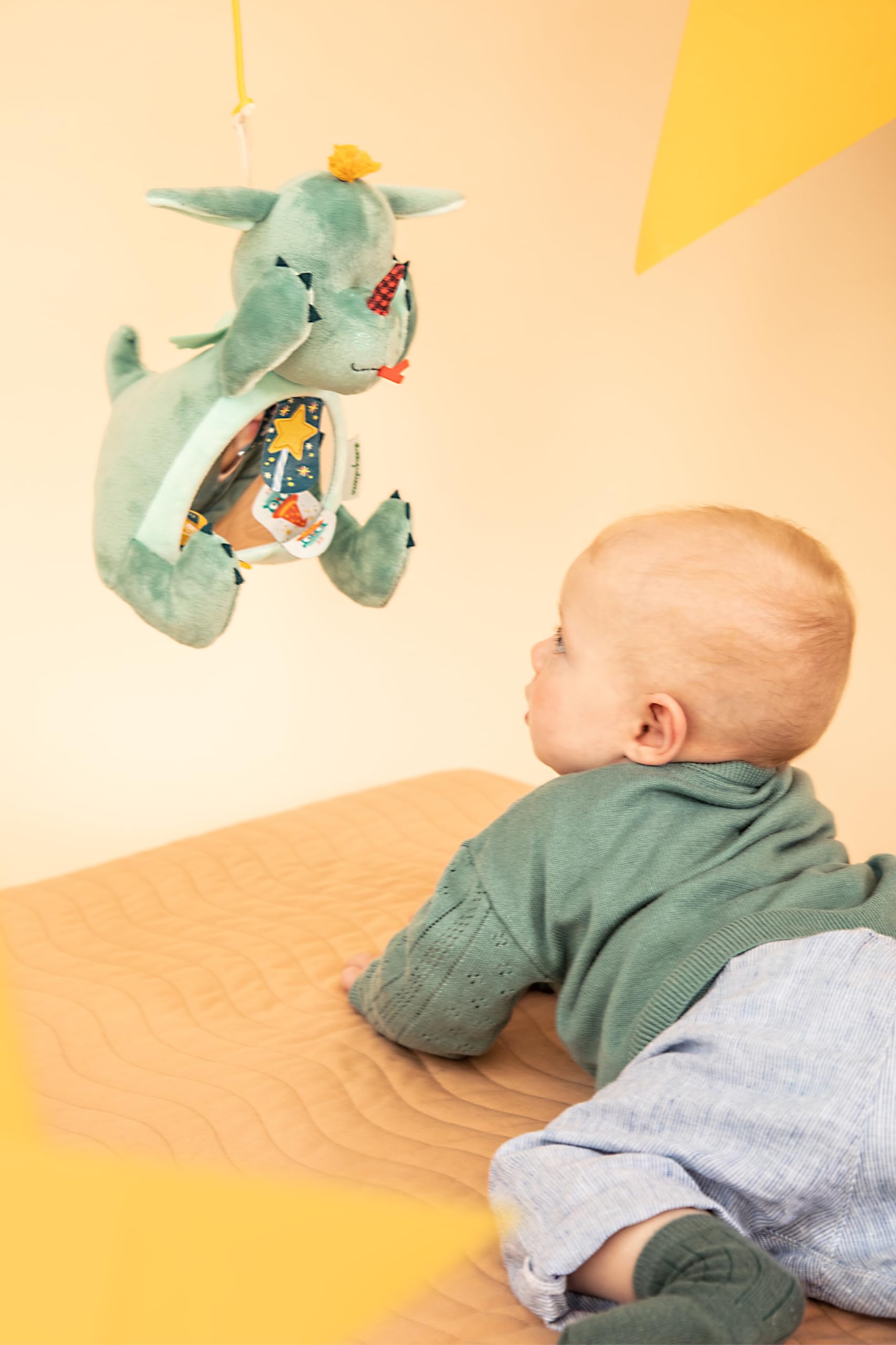 LILLIPUTIENS, Joe the Dragon Activity Cuddly Toy with Large Mirror, Magnetised Hands - Image 4