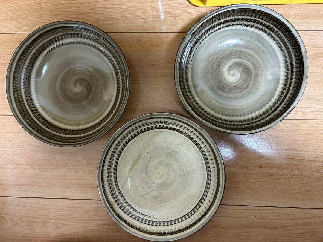 小石原ポタリー陶器製プレート 3枚セットとベージュと黒の模様ボウル3枚セット 小石原ポタリー 食器セット 小石原ポタリー陶器製プレート 3枚セットと