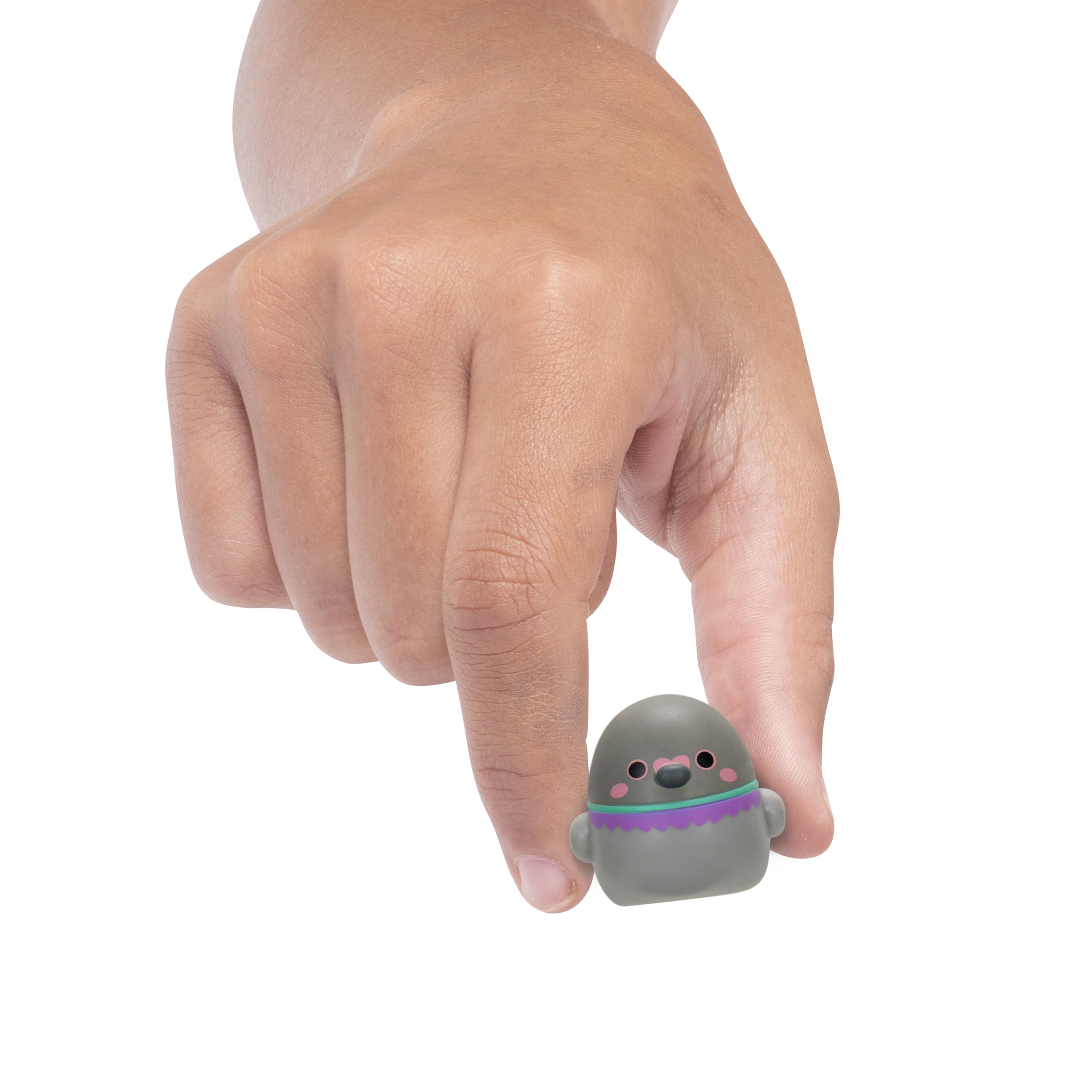 Squish-a-longs Zestaw 8 mini squish 2,5 cm (styl 1 - W2) z (2) akcesoriami, (1) pierścieniem i przewodnikiem kolekcjonerskim, do kolekcjonowania, handlu i zabawy