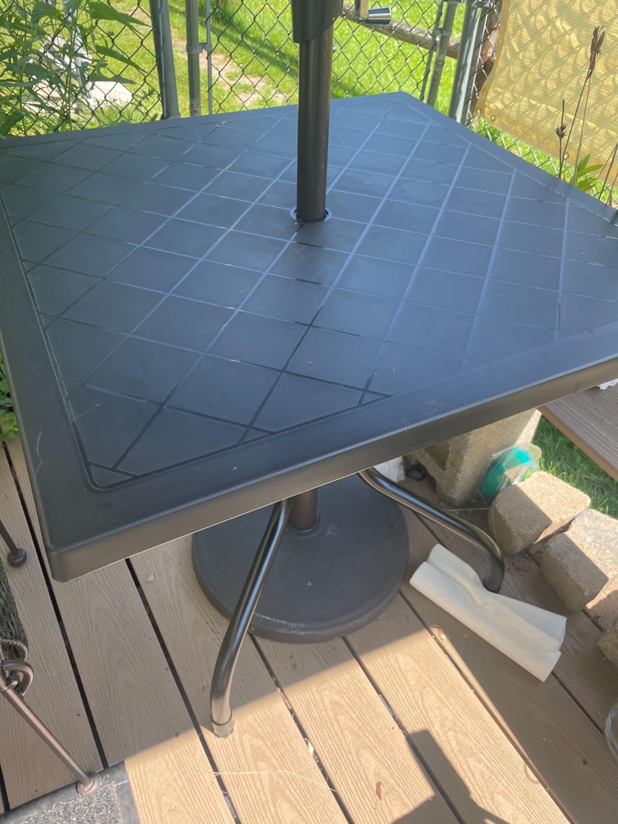 Sunnydaze Square Folding Patio Table – Plastic Top, Black photo review