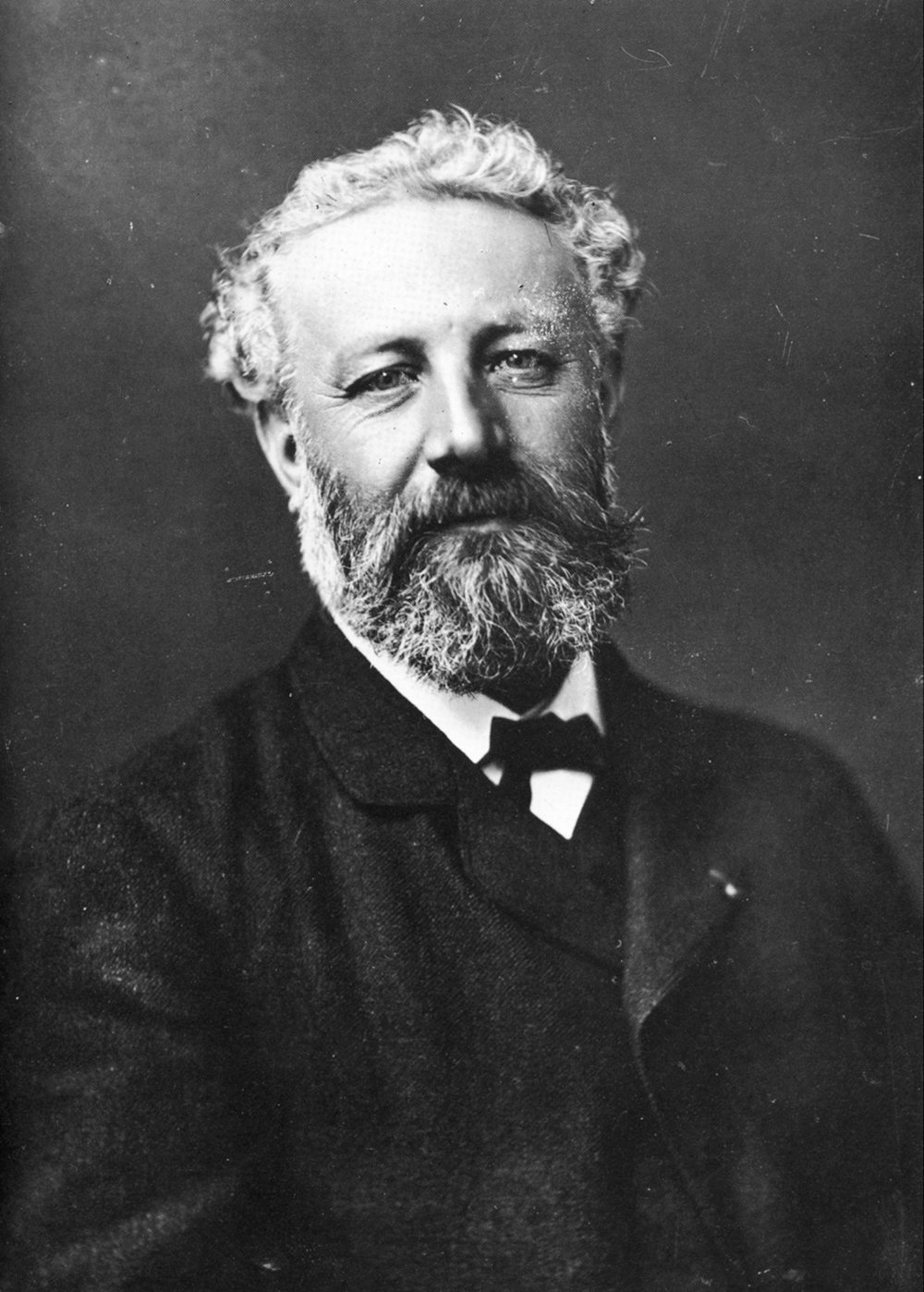 Affiche Jules Verne Nadar grand format pour sublimer la décoration murale d'un salon rétro
