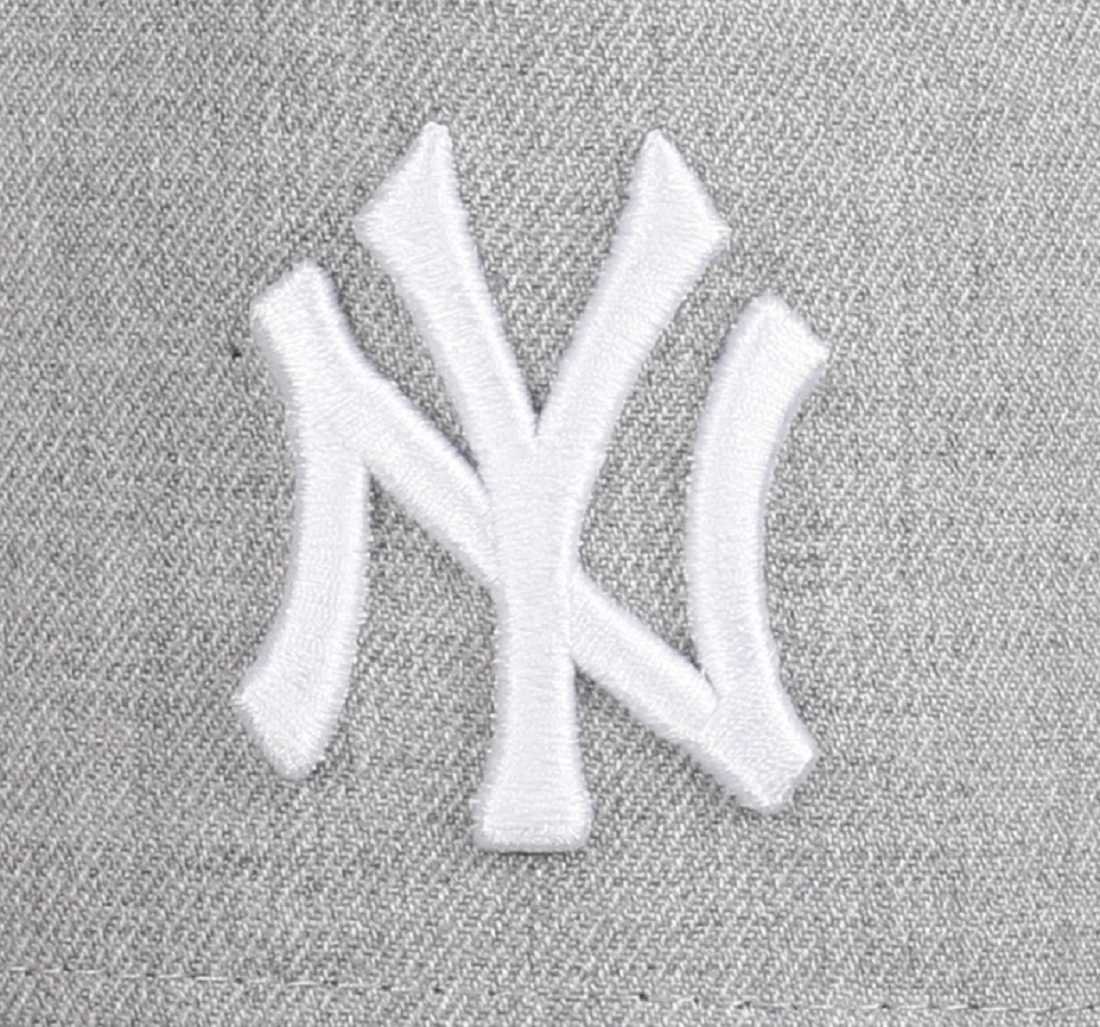 New Era New York Yankees A Frame Adjustable Trucker Cap League Essential