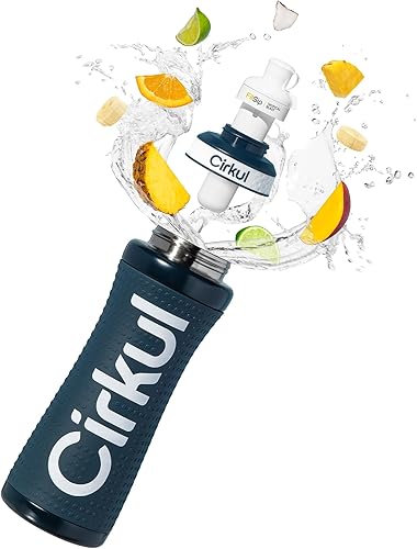 Cirkul Botella de agua de acero inoxidable con agarre gris de 22 onzas y tapa deportiva, duradera, aislada, agarre protector, a prueba de fugas y