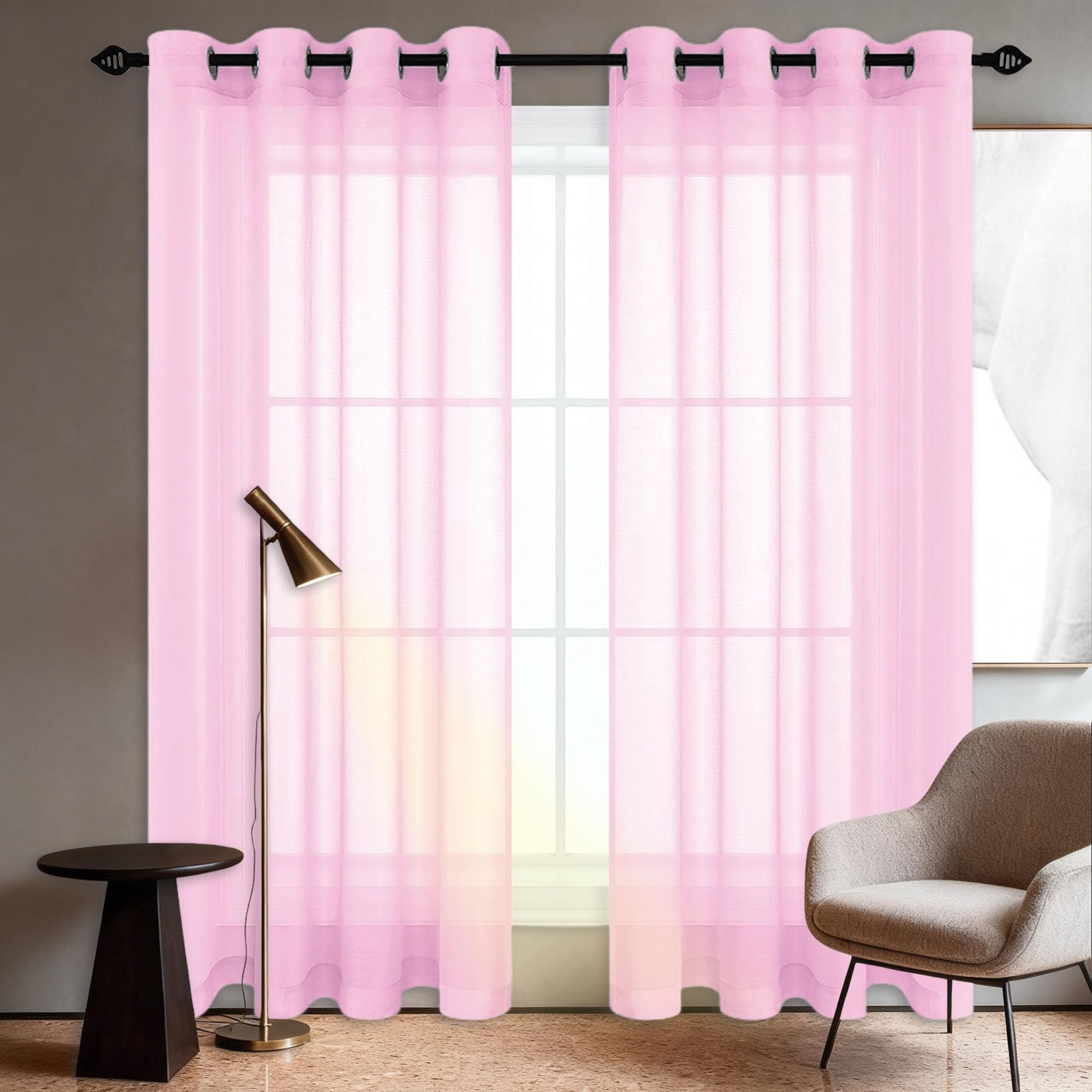 Voilage transparent rose pour illuminer le salon et la chambre