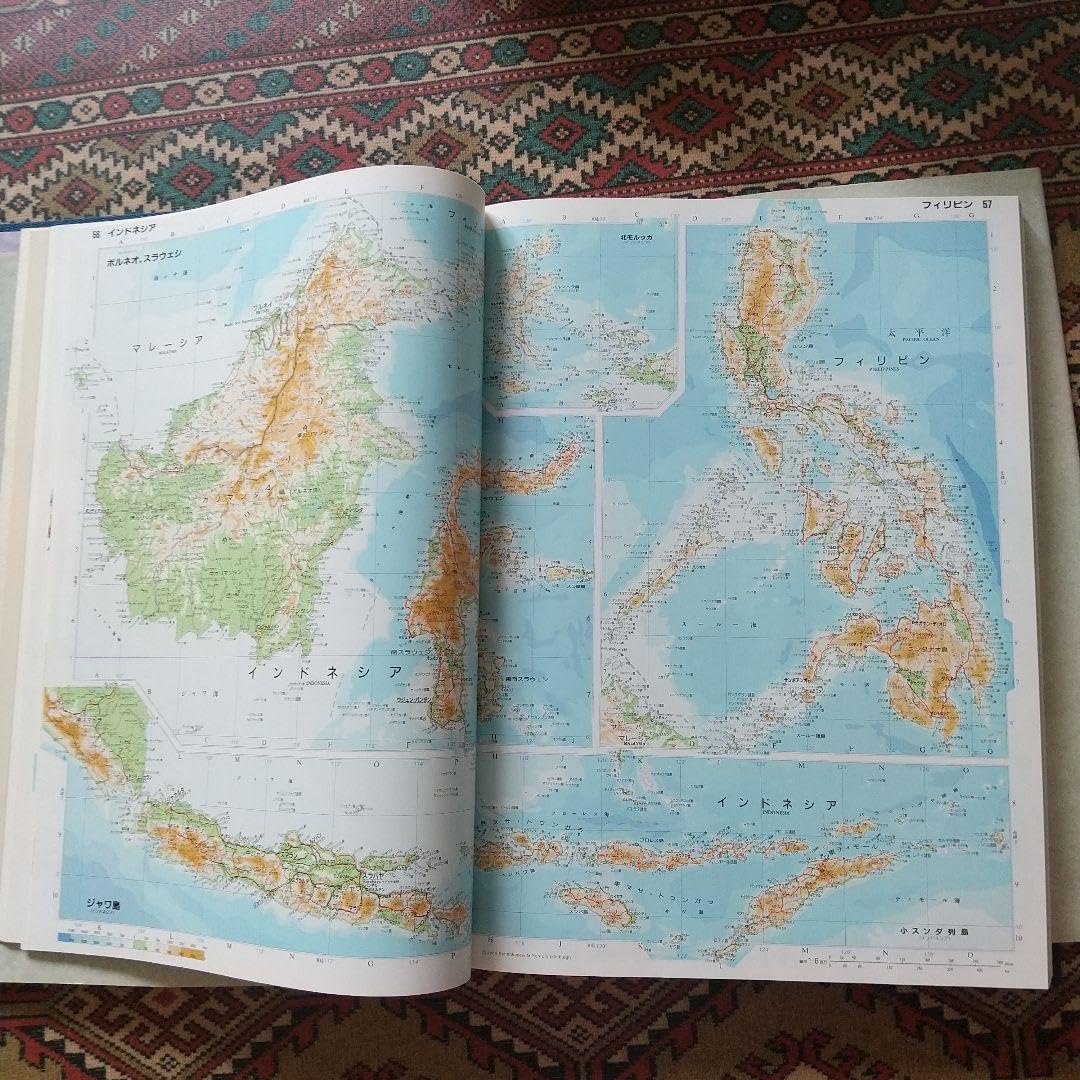 世界全地図　ライブアトラス　講談社 世界全地図・ライブアトラス(梅棹忠夫・前島郁雄 監修) / 富士