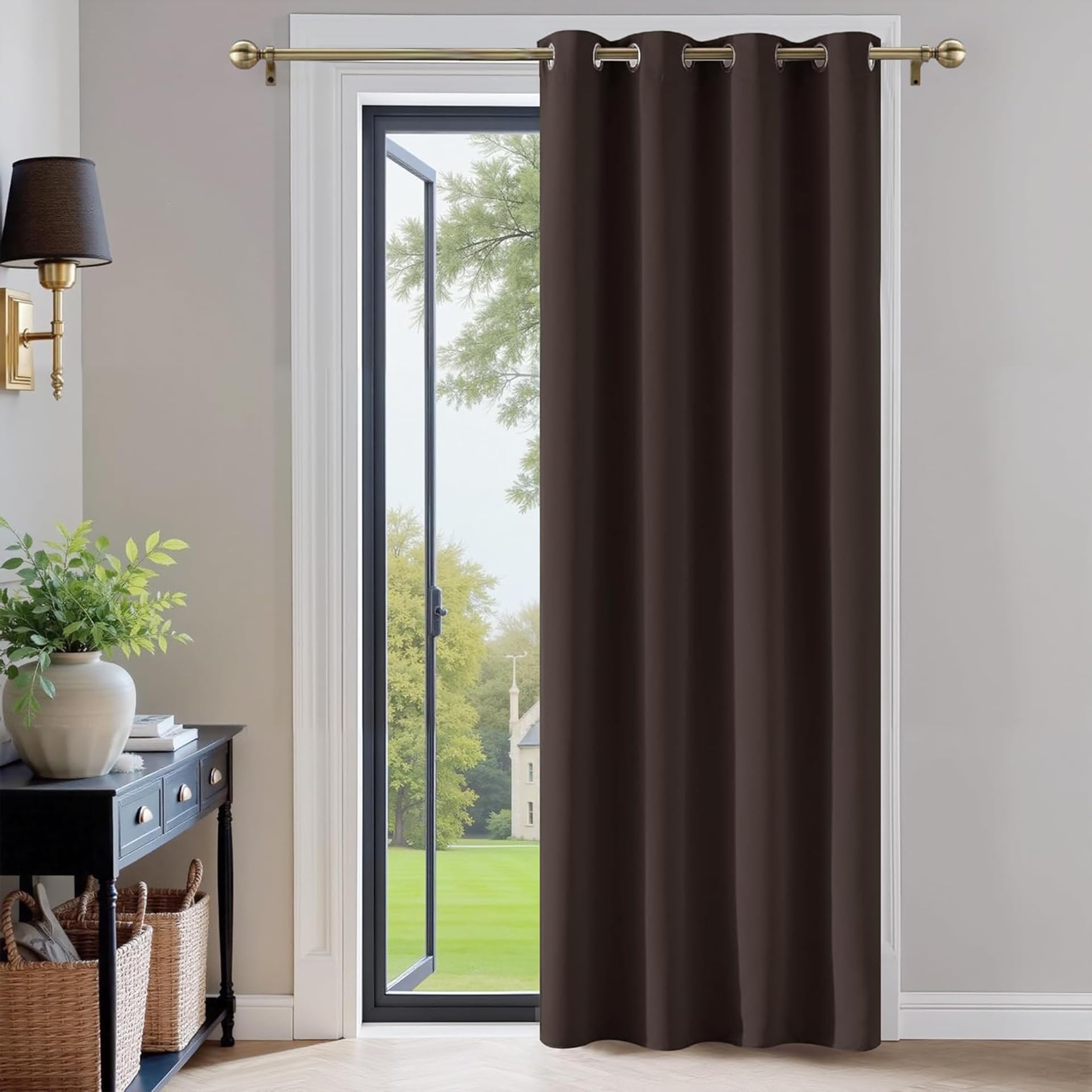 Rideaux isolants thermiques marron pour tamiser la lumière de la chambre et du salon